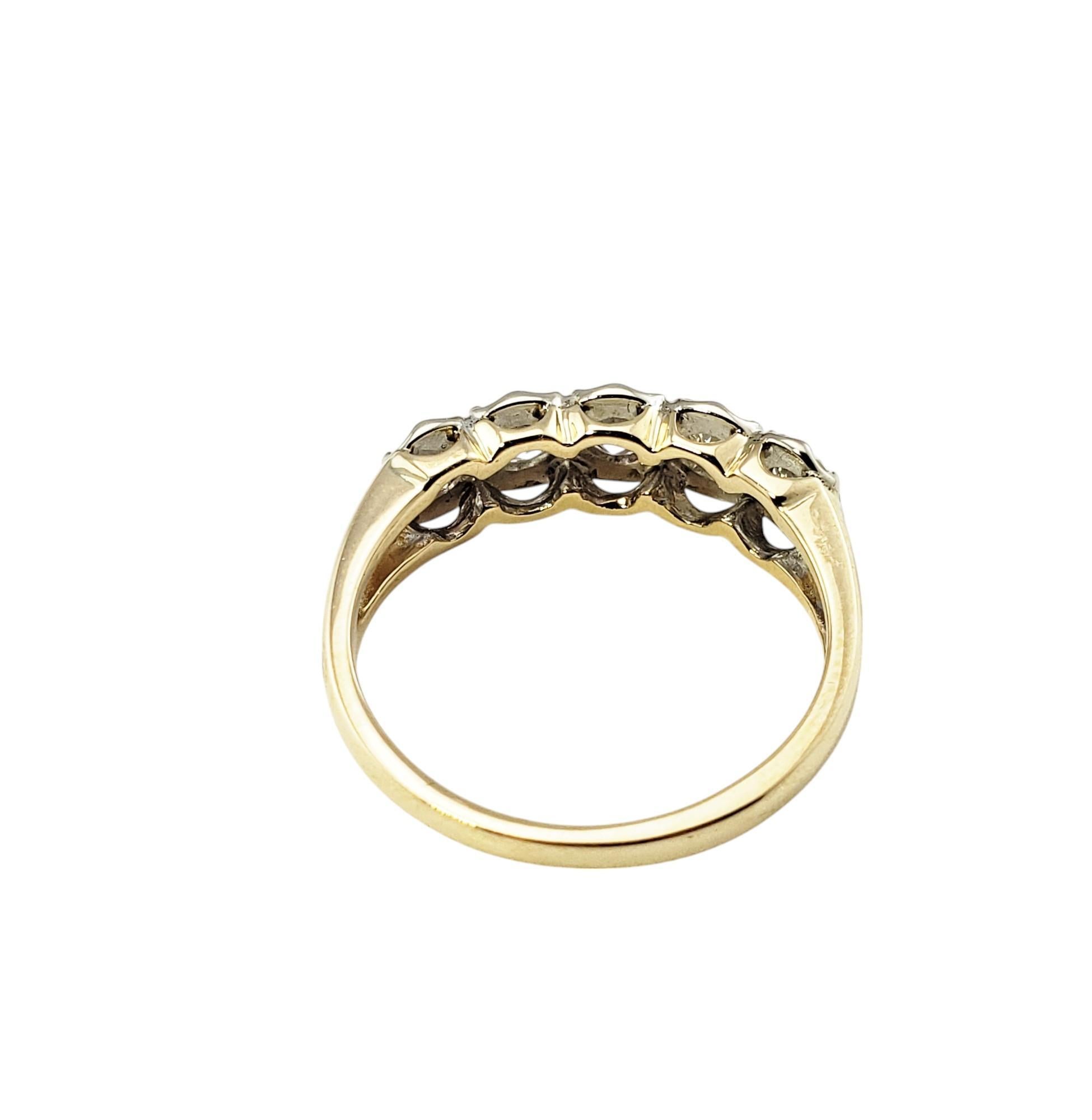 Anneau d'anniversaire de mariage en or jaune 14 carats et diamants taille 6,5 n° 19954 Bon état - En vente à Washington Depot, CT