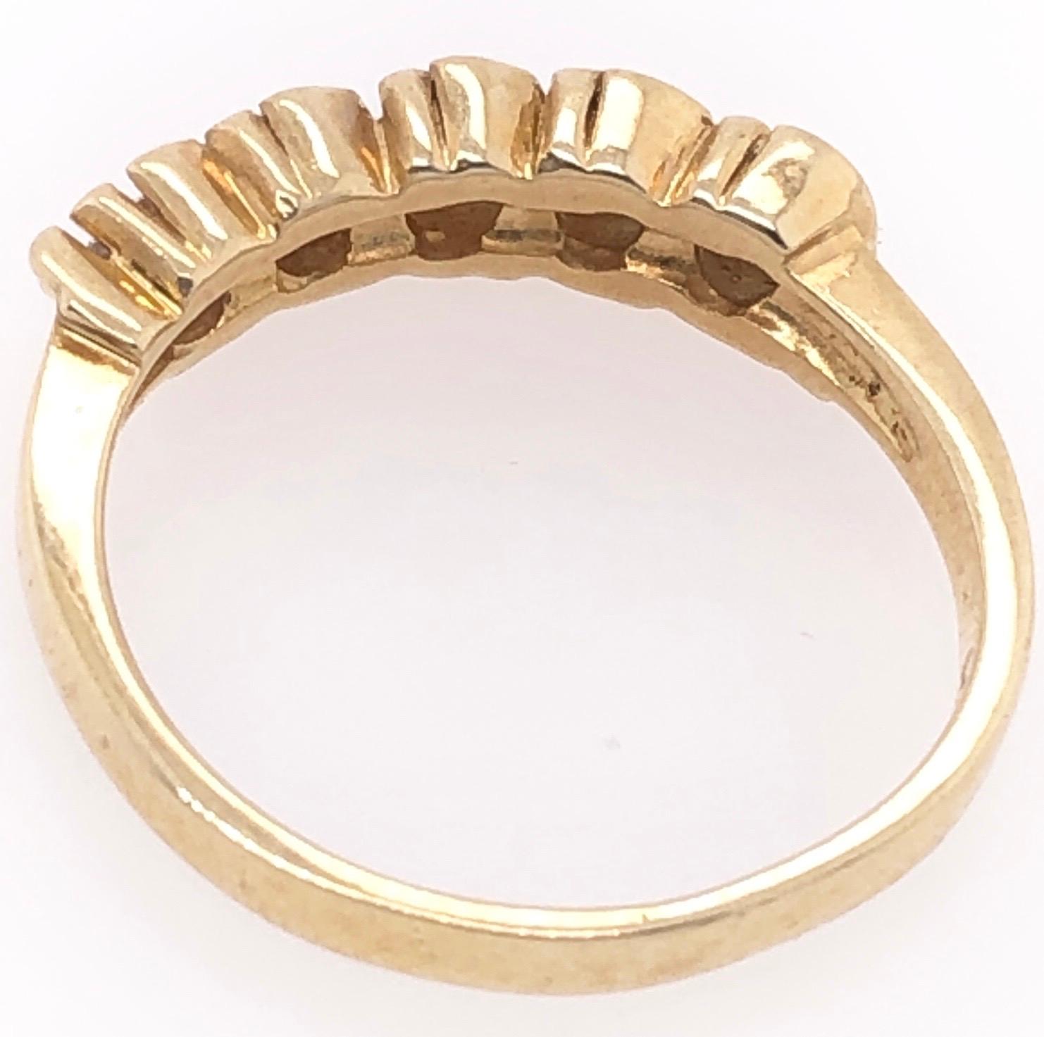 14 Karat Gelbgold und Diamant Ehering Braut / Jahrestag-Ring (Rundschliff) im Angebot