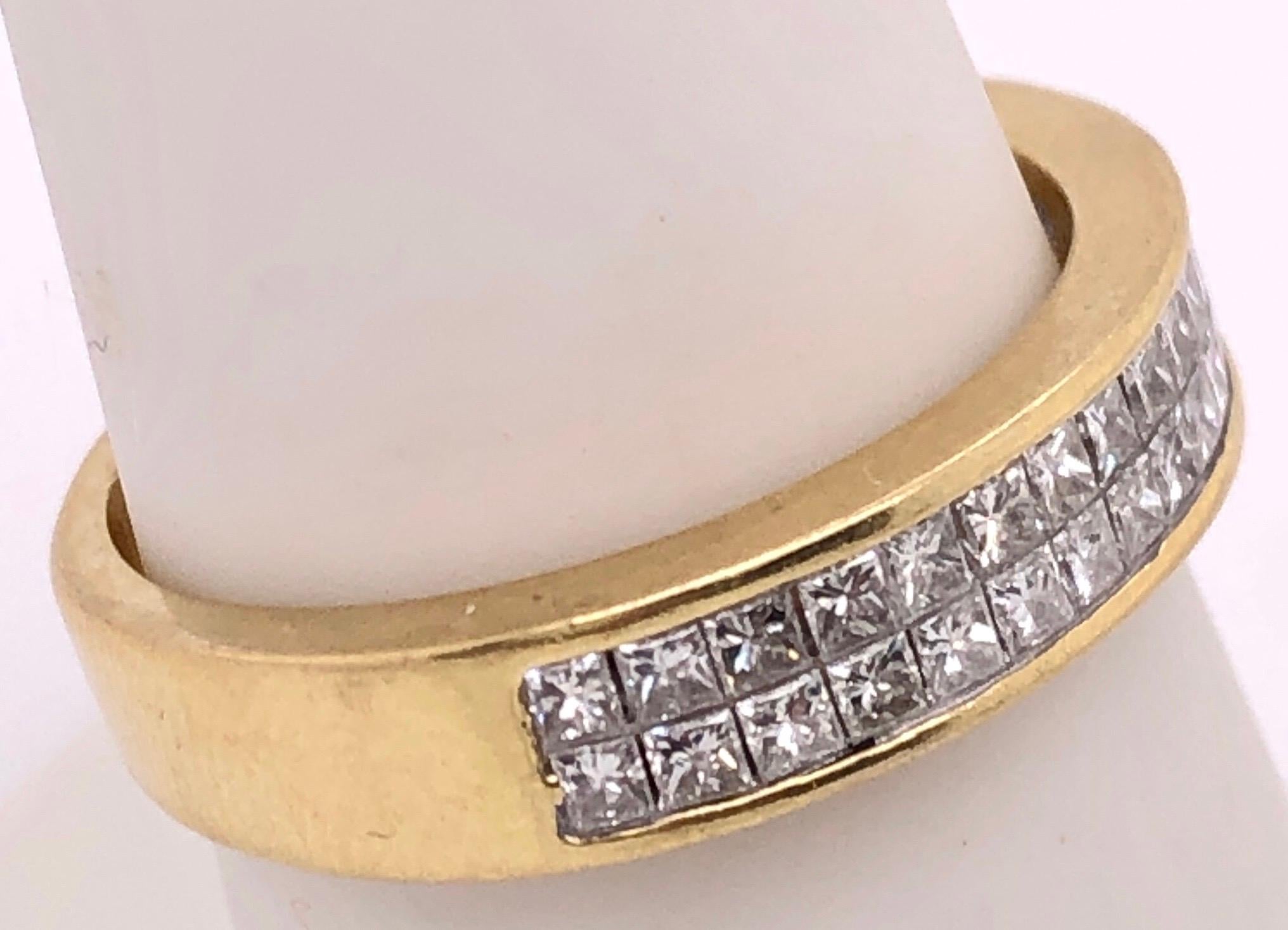 14 Karat Gelbgold und zweireihiger Diamantring im Kissenschliff 
Größe 7
4.4 Gramm Gesamtgewicht.