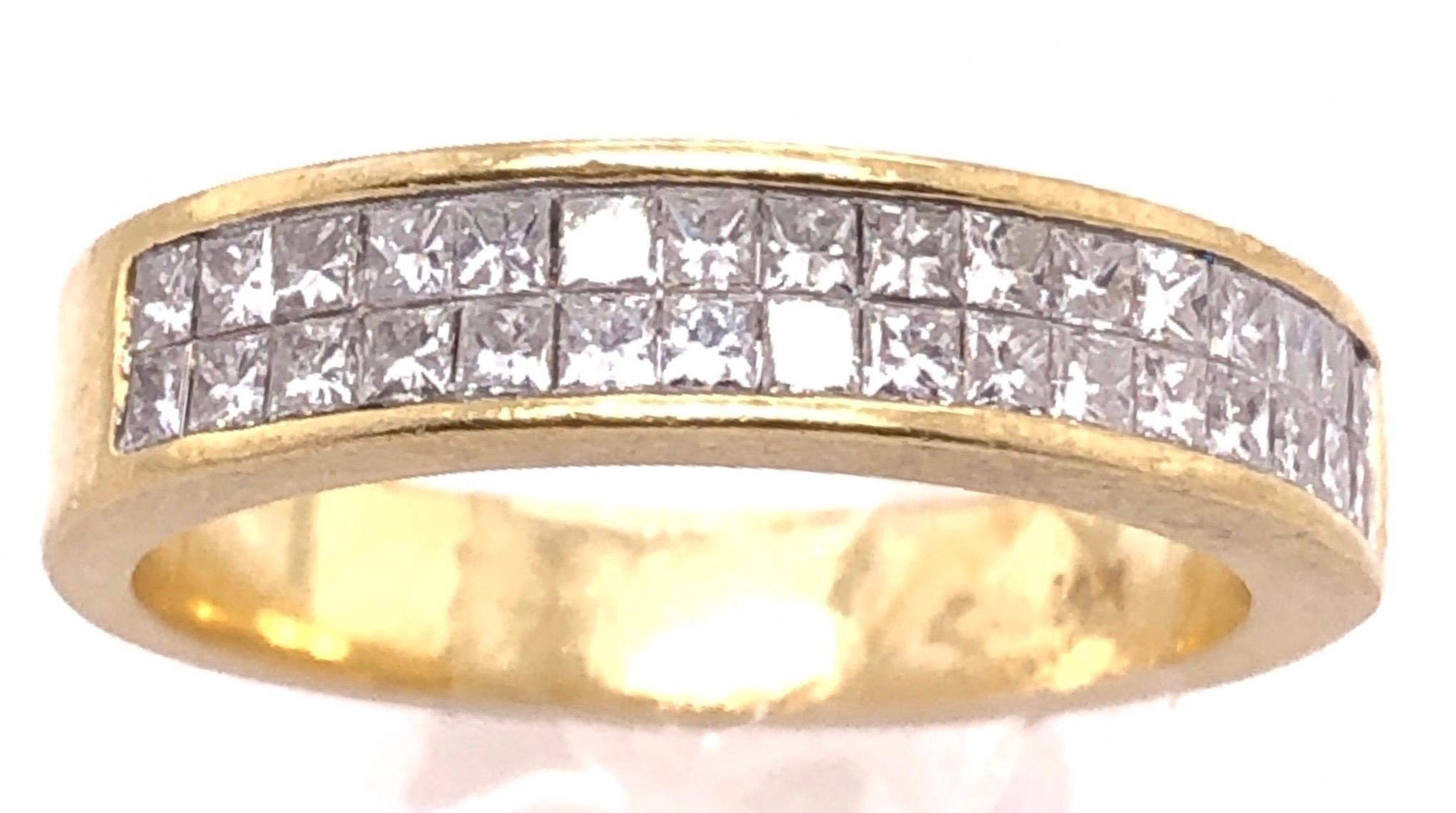 14 Karat Gelbgold und Diamant-Hochzeitsring mit doppeltem Kissenschliff im Zustand „Gut“ im Angebot in Stamford, CT