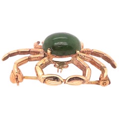 14 Karat Yellow Gold and Emerald Cabochon Crab Brooch / Pin