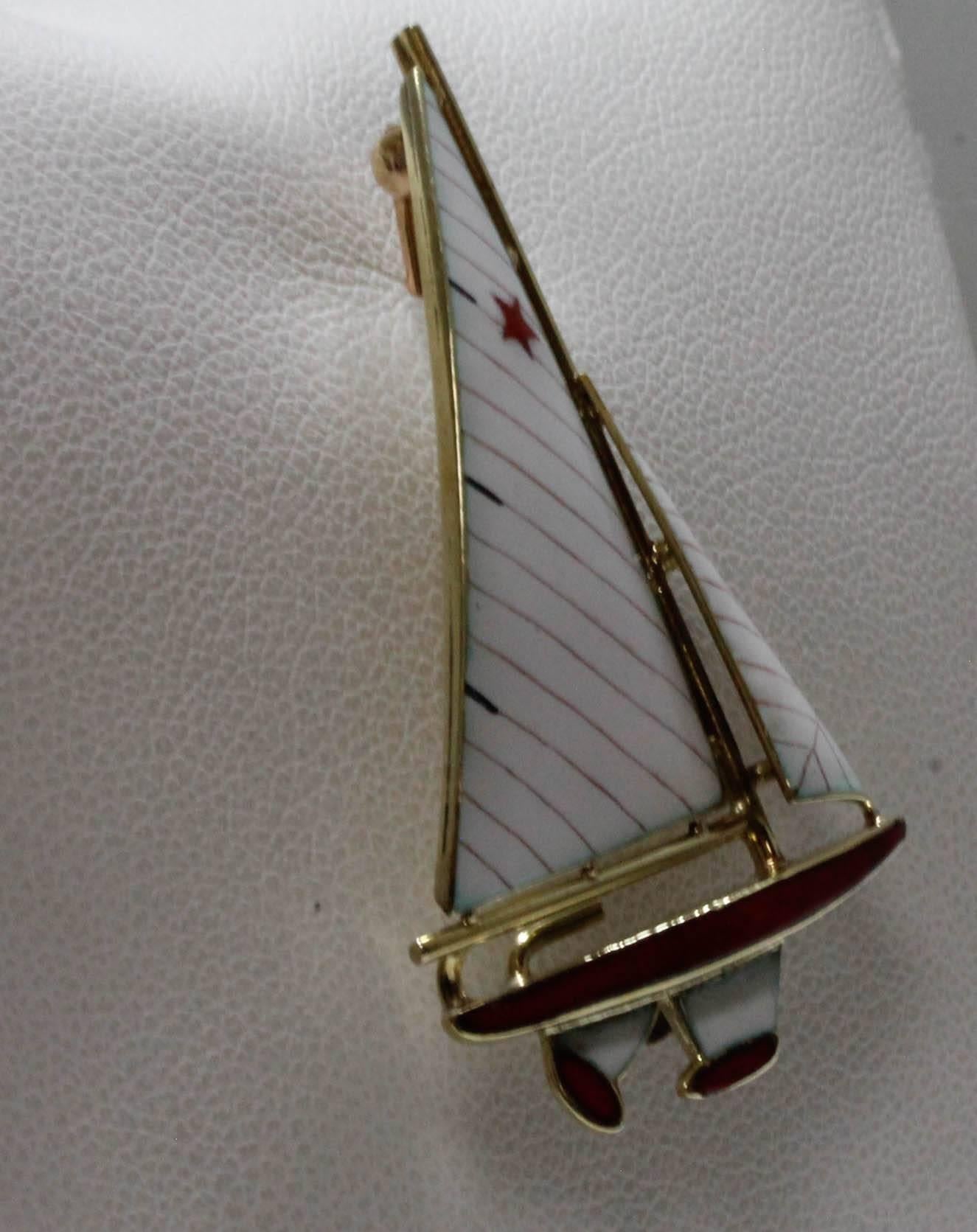 14 Karat Yellow Gold and Enamel Red and White Sailboat Brooch/Pin In Excellent Condition For Sale In Santa Fe, NM