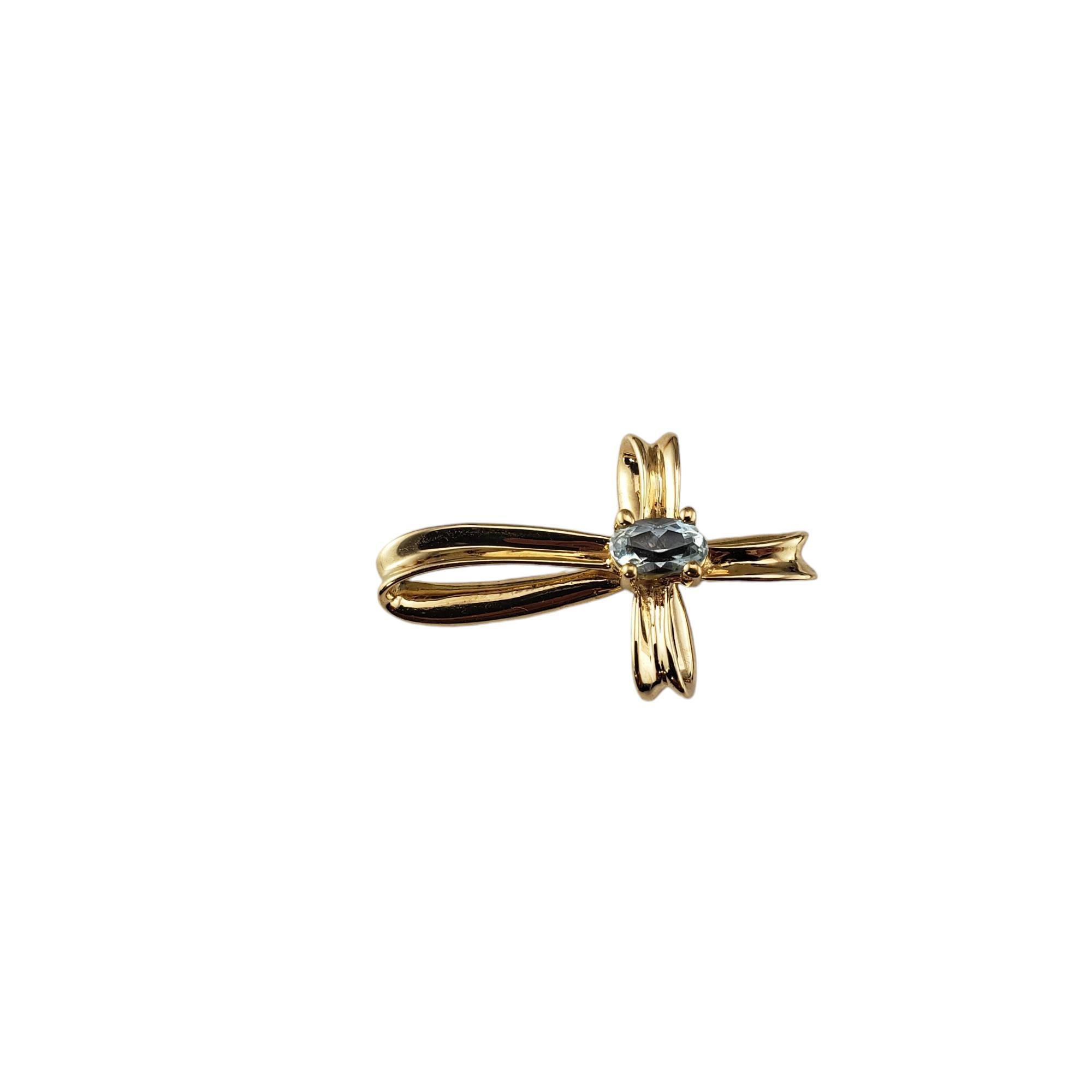 14 Karat Yellow Gold and Genuine Aquamarine Cross Pendant

This lovely cross pendant features one aquamarine gemstone (5 mm x 4 mm) set in classic 14K yellow gold. 

Stamped: 14K

Size: 23 mm x 15 mm

Weight: 0.9 dwt. / 1.4 gr.

*Chain not