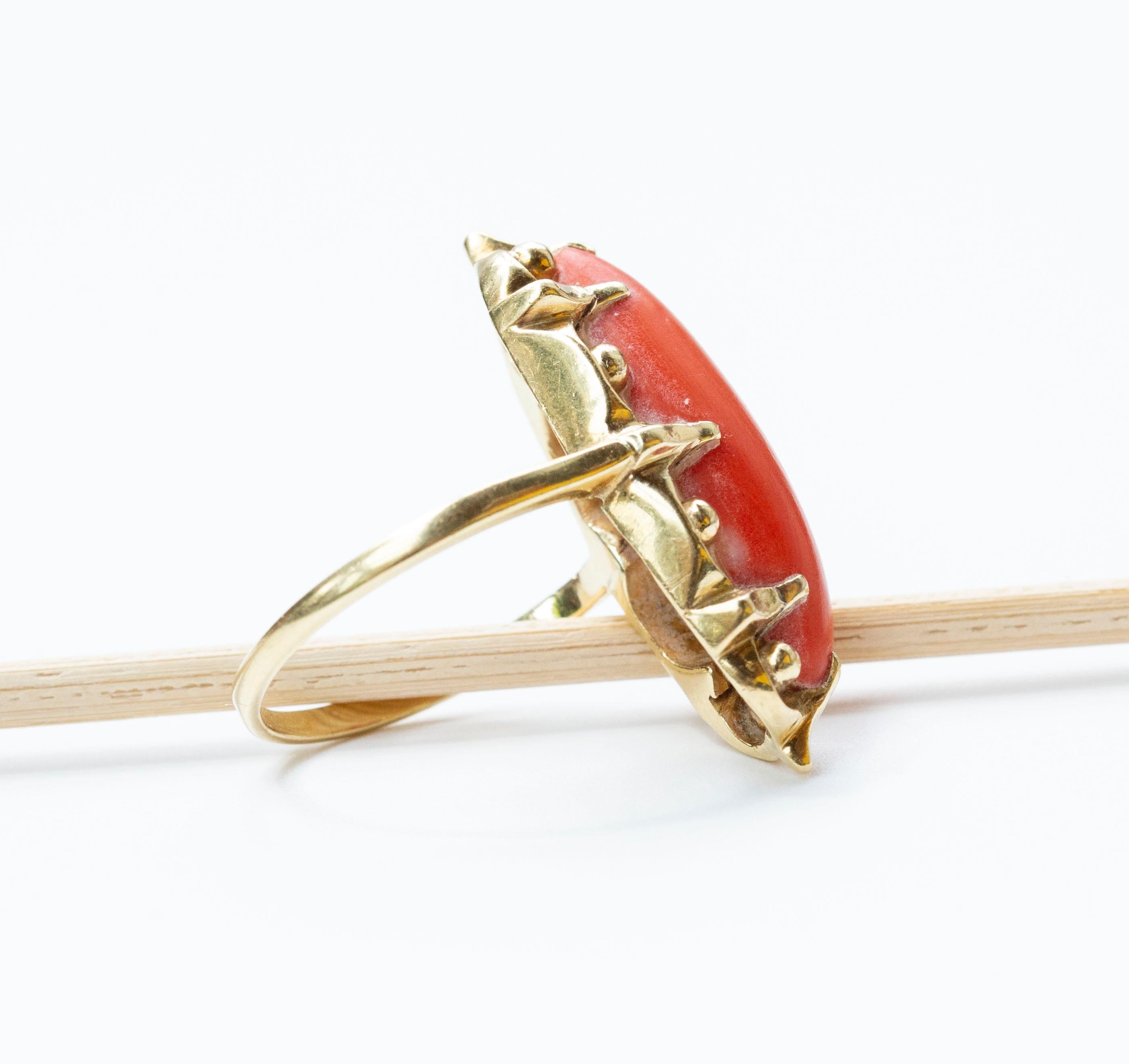 14 Karat Yellow Gold and Genuine Red Coral Ring 1970s For Sale 2