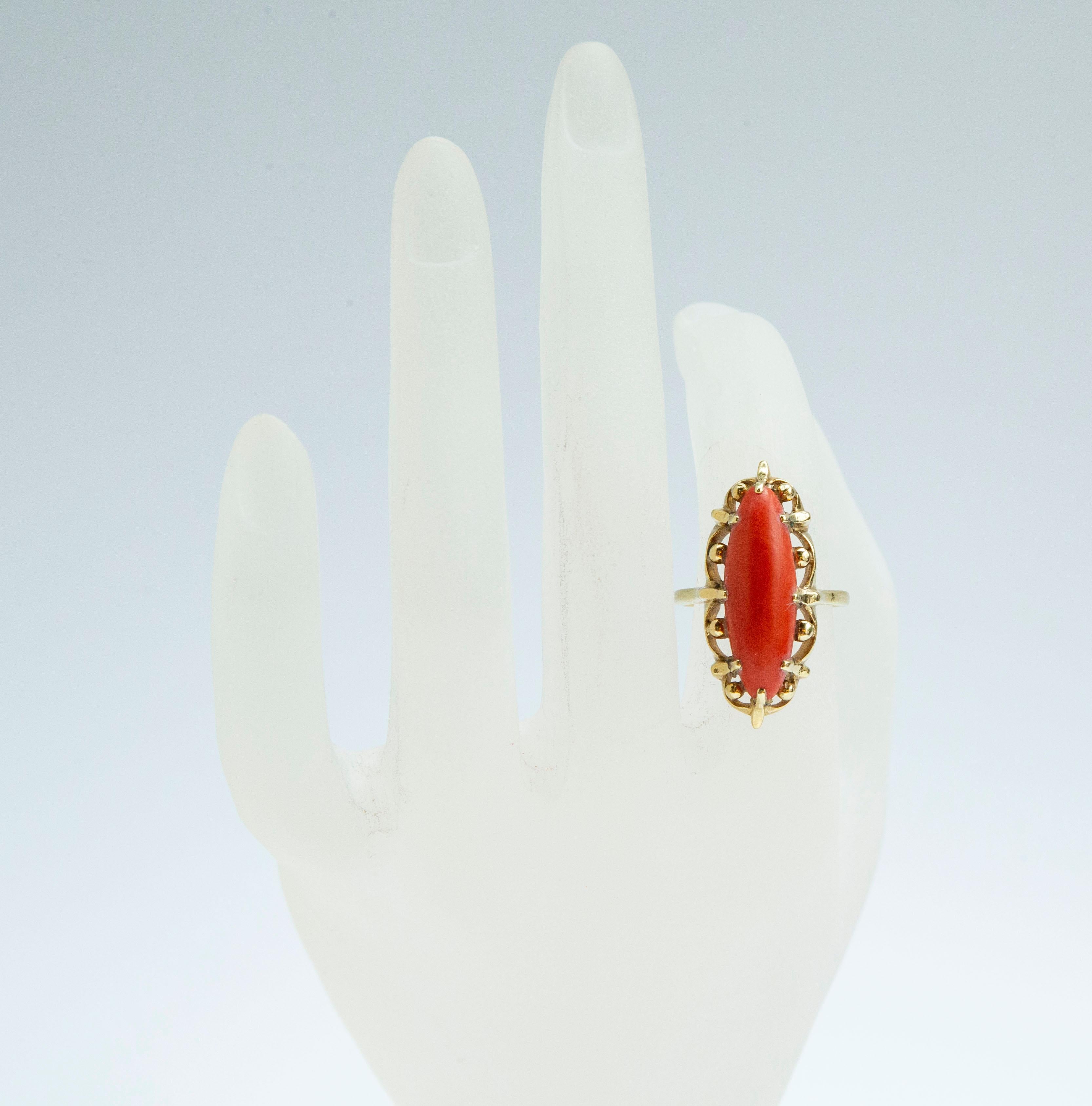 14 Karat Yellow Gold and Genuine Red Coral Ring 1970s For Sale 3