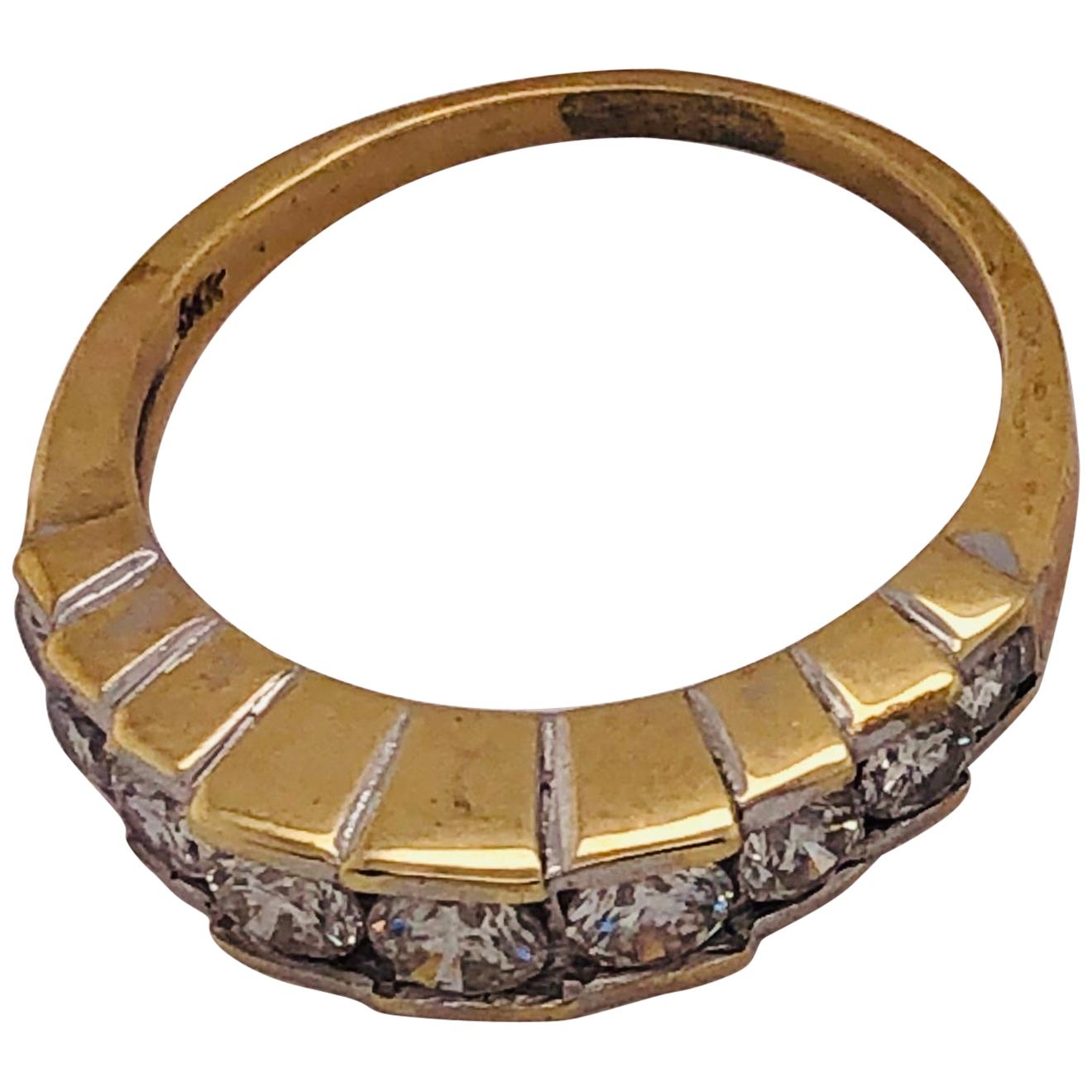 14 Karat Gelbgold Jahrestag-Ring mit abgestuften neun Diamanten 1,00 TDW im Angebot