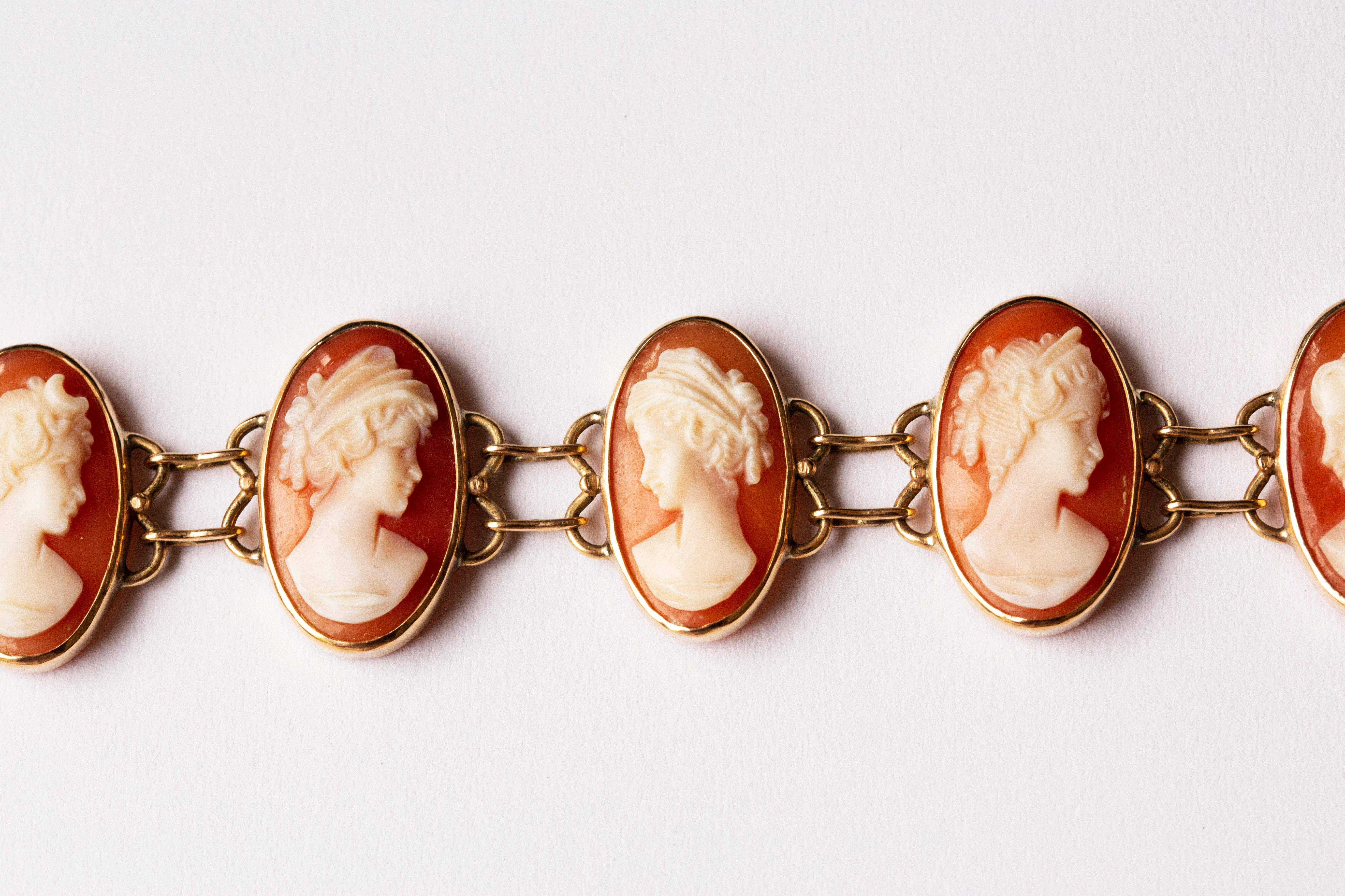 14 Karat Yellow Gold and Hand Carved Shell Cameo Link Bracelet For Sale 6