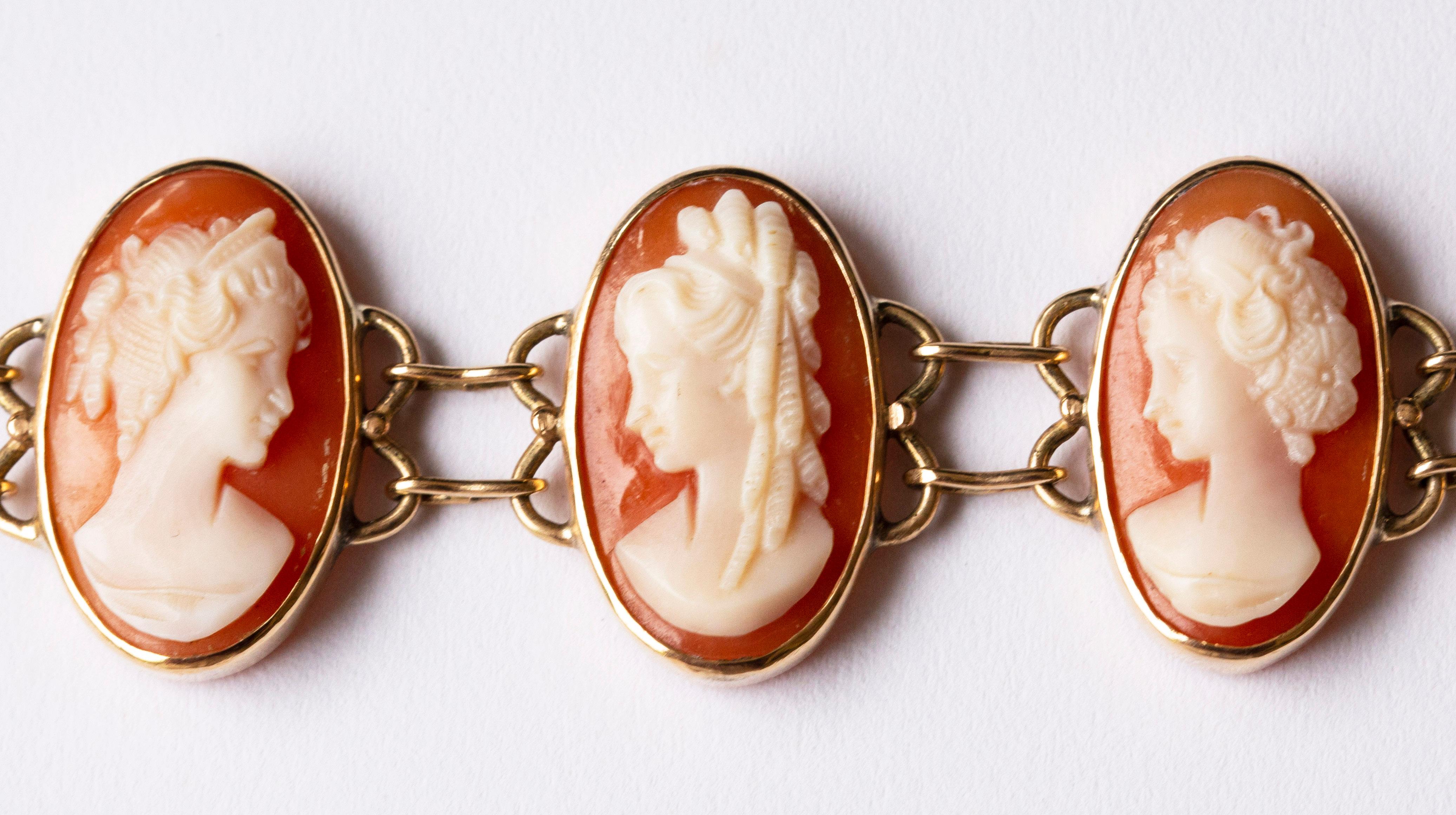 14 Karat Yellow Gold and Hand Carved Shell Cameo Link Bracelet For Sale 8