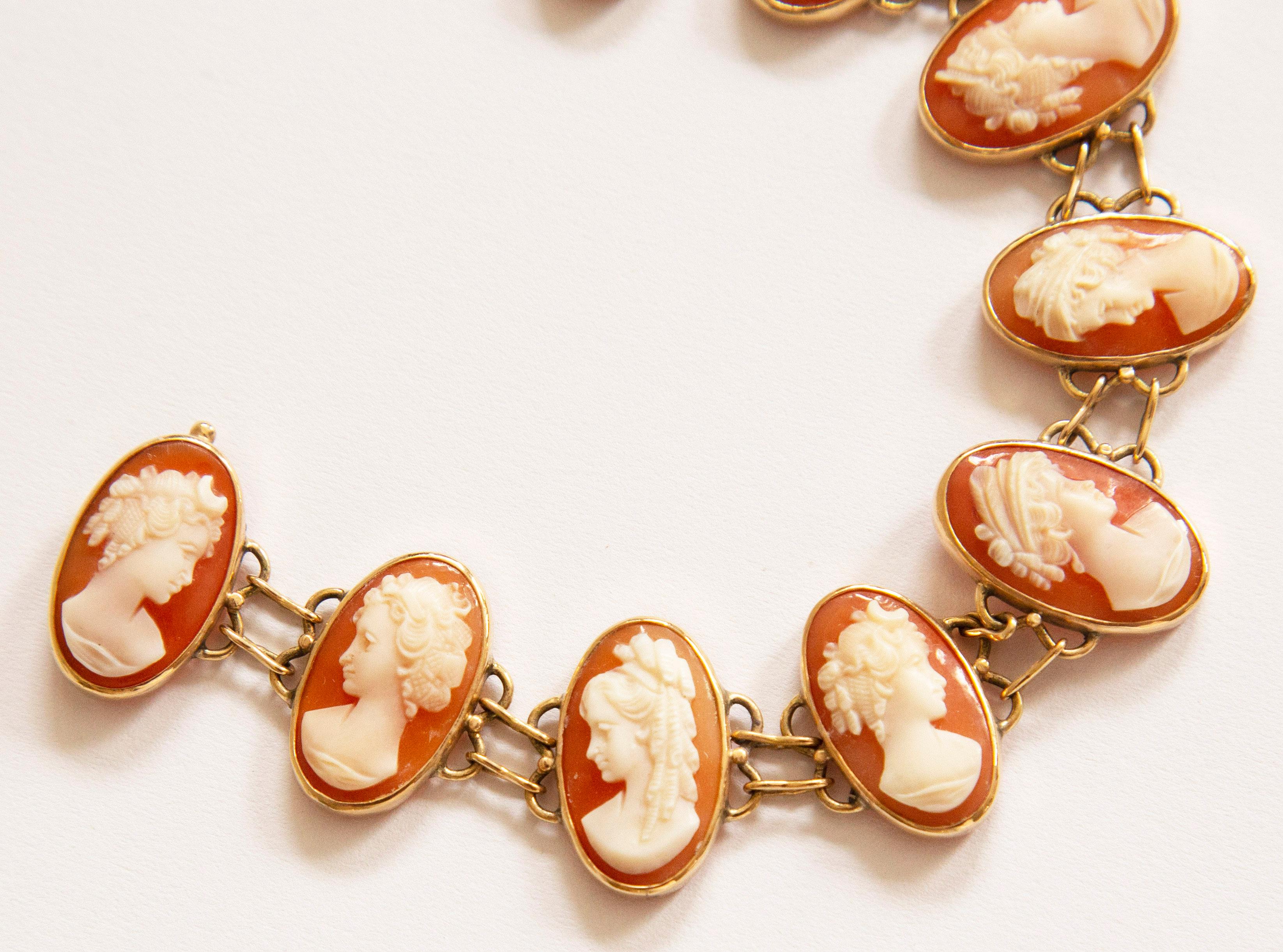 14 Karat Yellow Gold and Hand Carved Shell Cameo Link Bracelet For Sale 1