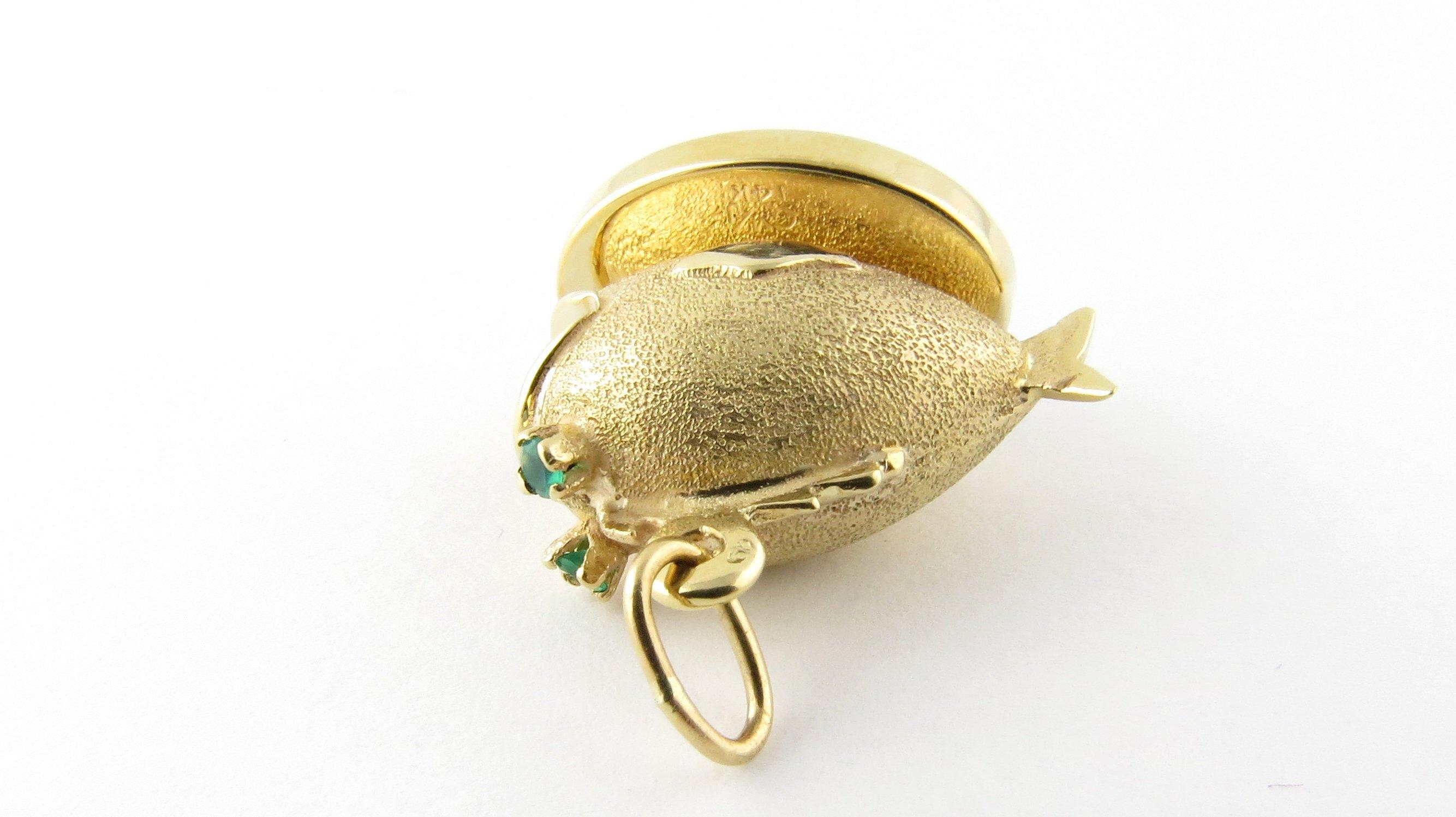 14 Karat Yellow Gold and Jade Blowfish Pendant In Good Condition In Washington Depot, CT