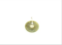 pendentif en or jaune 14 carats et jade porte-bonheur chinois