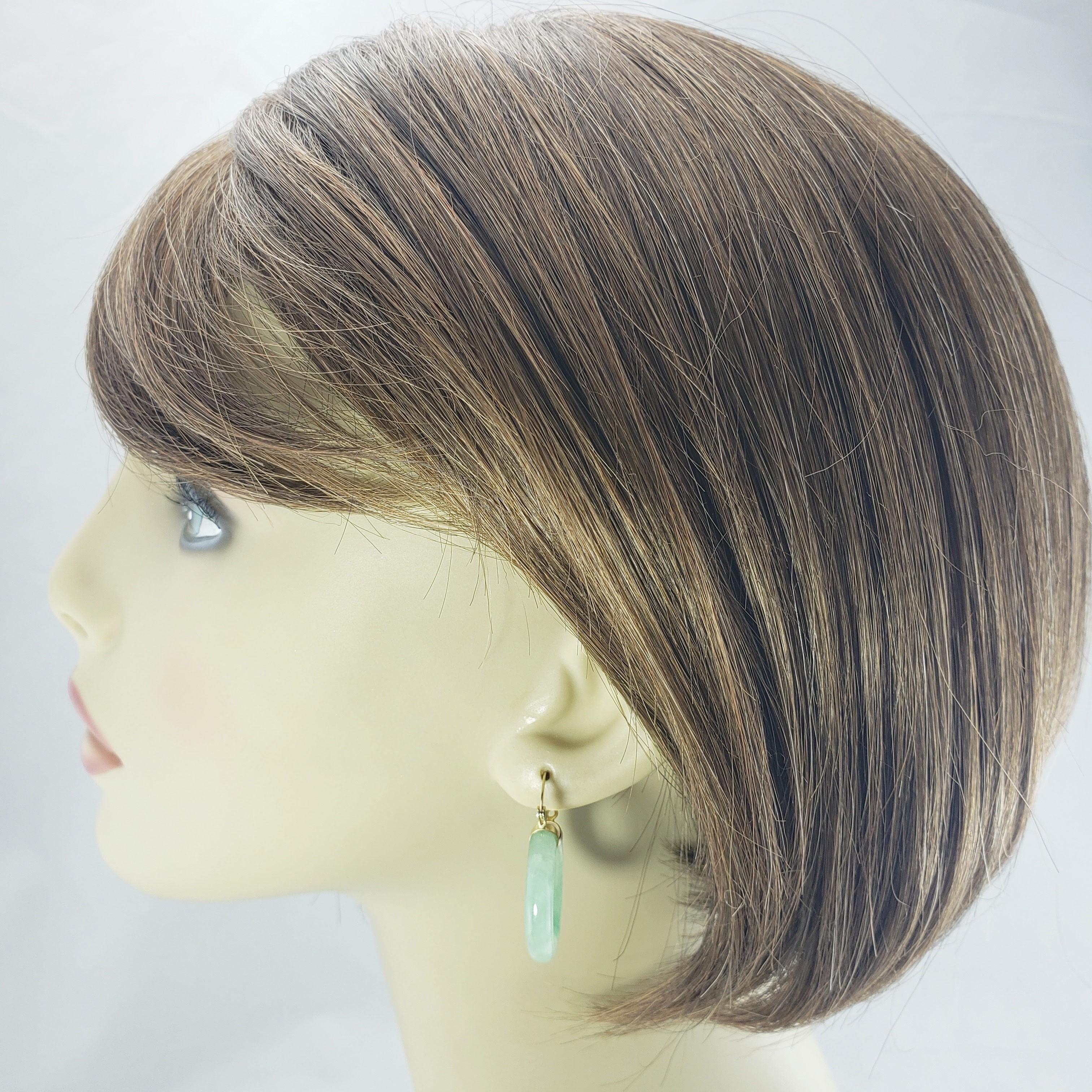 14 Karat Yellow Gold and Jade Hoop Earrings In Good Condition In Washington Depot, CT