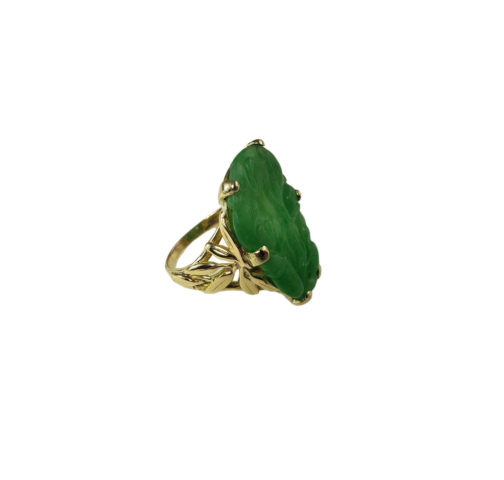 Oval Cut 14 Karat Yellow Gold and Jade Ring Size 5.5 #14655 For Sale