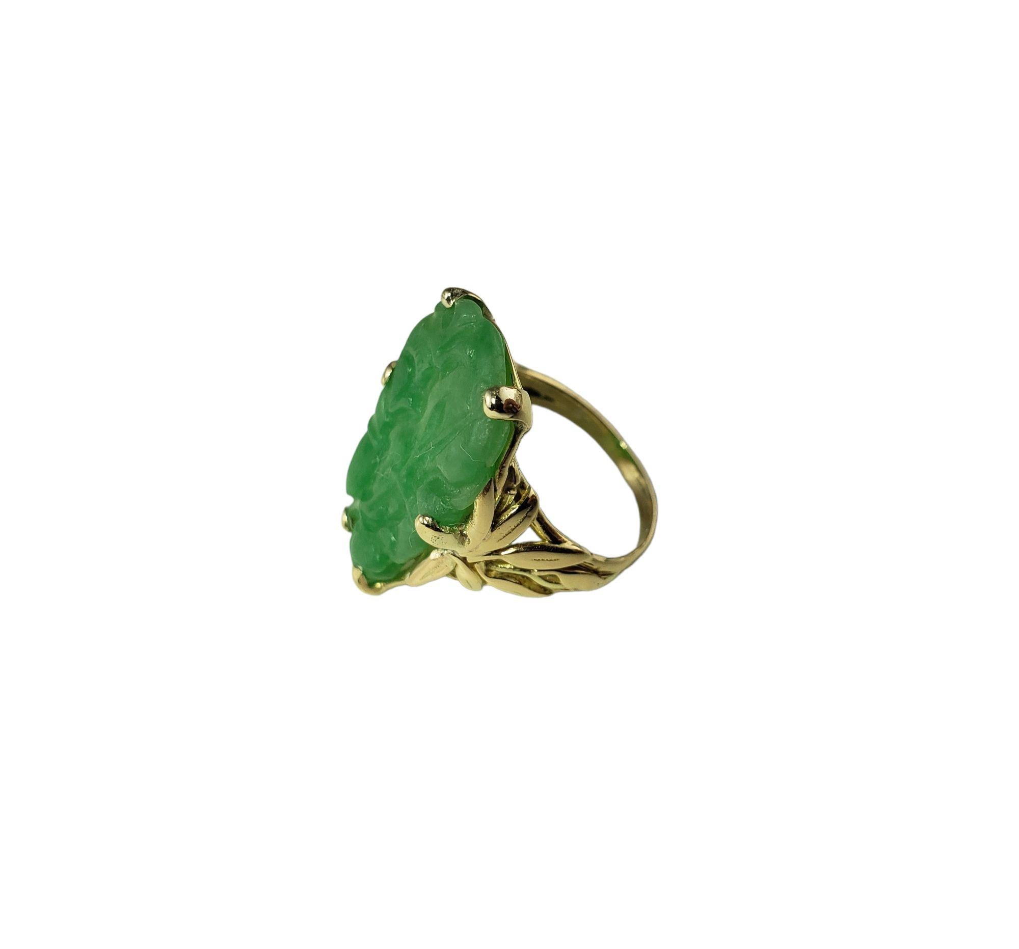14 Karat Yellow Gold and Jade Ring Size 5.5 #14655 In Good Condition For Sale In Washington Depot, CT