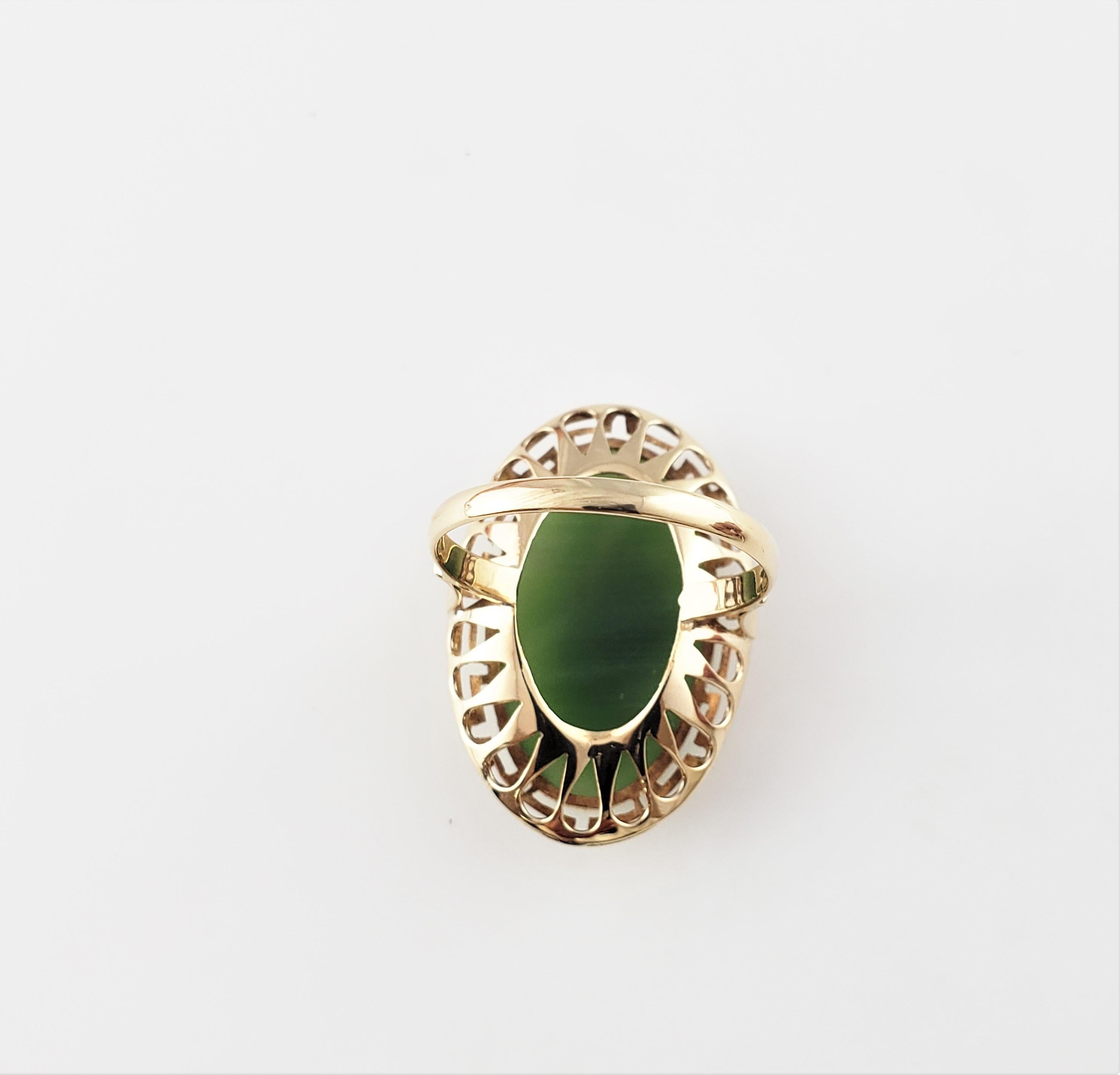 14 Karat Yellow Gold and Genuine Jade Ring In Good Condition In Washington Depot, CT