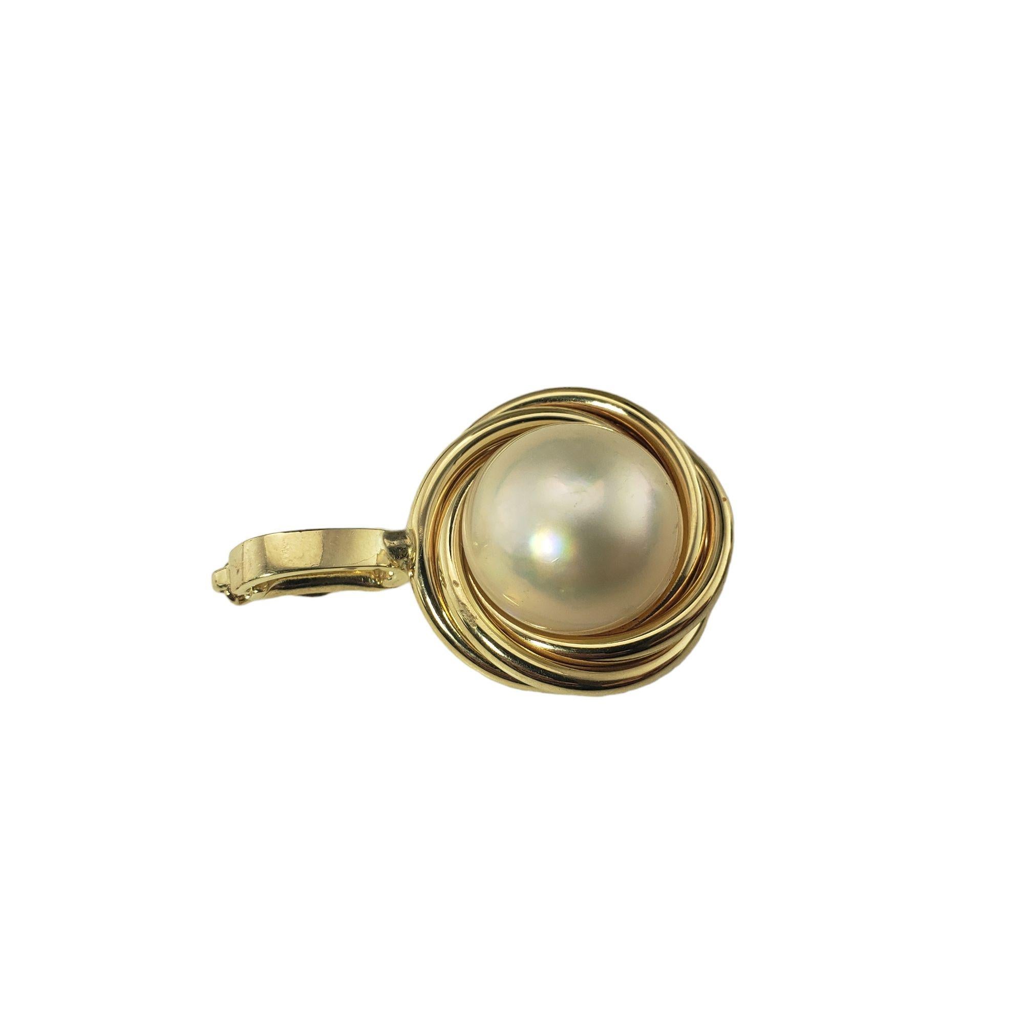 Round Cut 14 Karat Yellow Gold and Mabe Pearl Pendant Enhancer For Sale