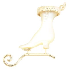 14 Karat Yellow Gold and Mother of Pearl Ice Skate Charm Vintage 14 Karat Yellow Gold and Mother of Pearl Ice Skate Charm