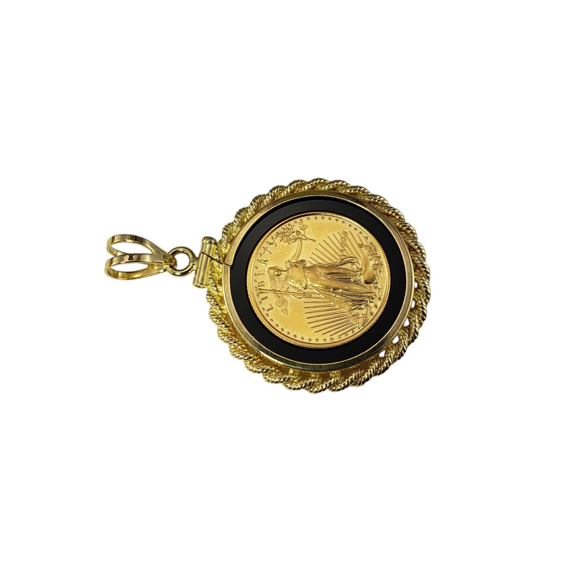 14K Yellow Gold and Onyx 1/10 American Eagle Coin Pendant-

This elegant pendant features a 1/10 American Eagle Coin framed in 14K yellow gold and onyx.

Size: 31 mm x 26 mm

Weight: 5.4 dwt/ 8.4 gr

Stamped: 14K

Chain not included.

Very good
