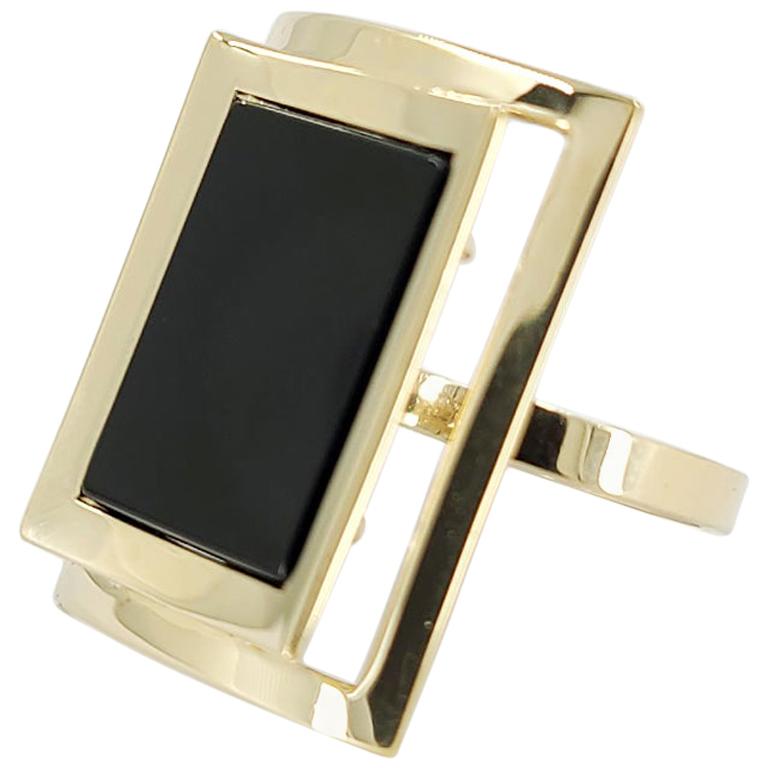 14 Karat Yellow Gold and Onyx Cocktail Ring For Sale