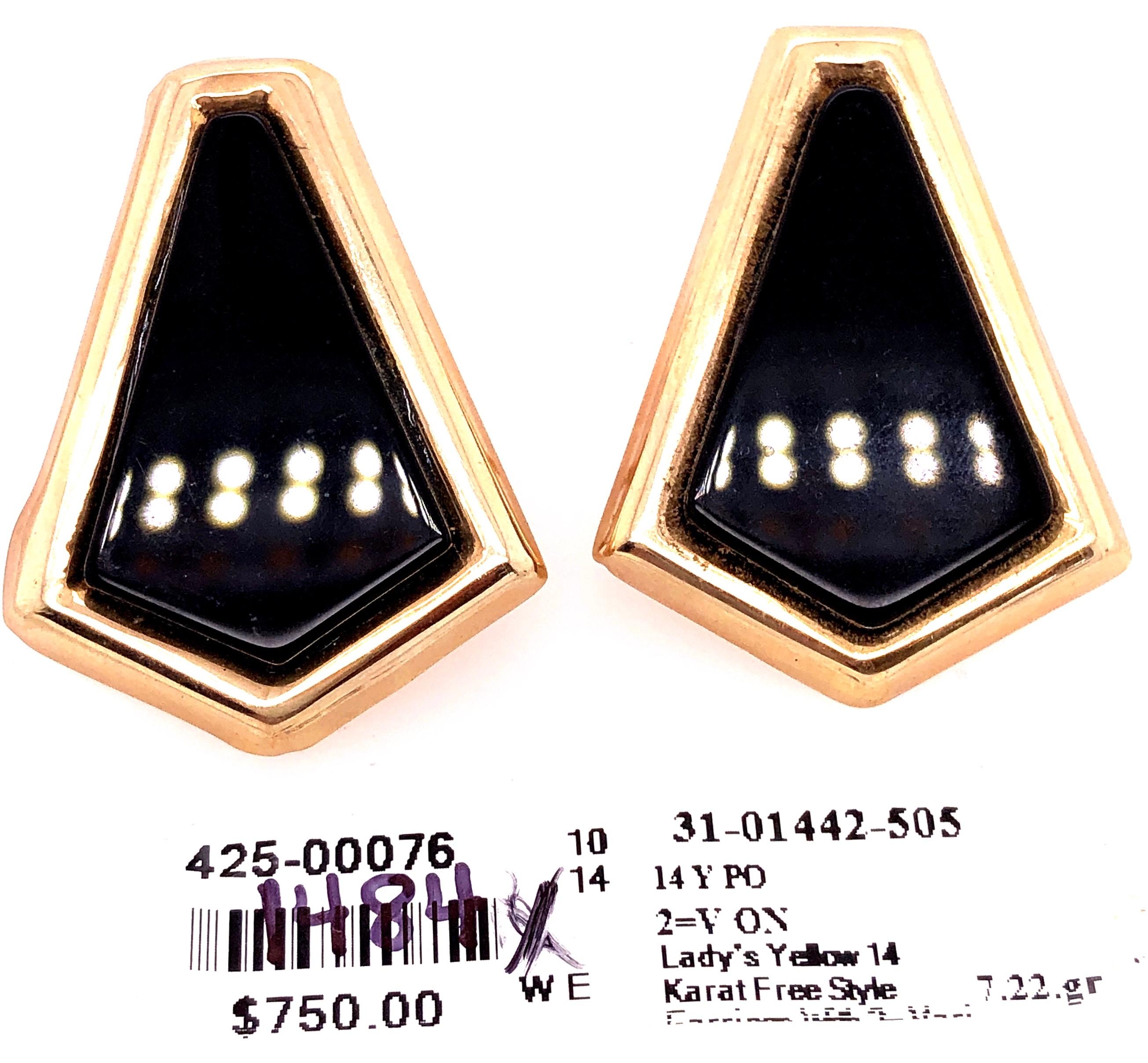 14 Karat Yellow Gold and Onyx Earrings Pentagon Shape with English Locks For Sale 1