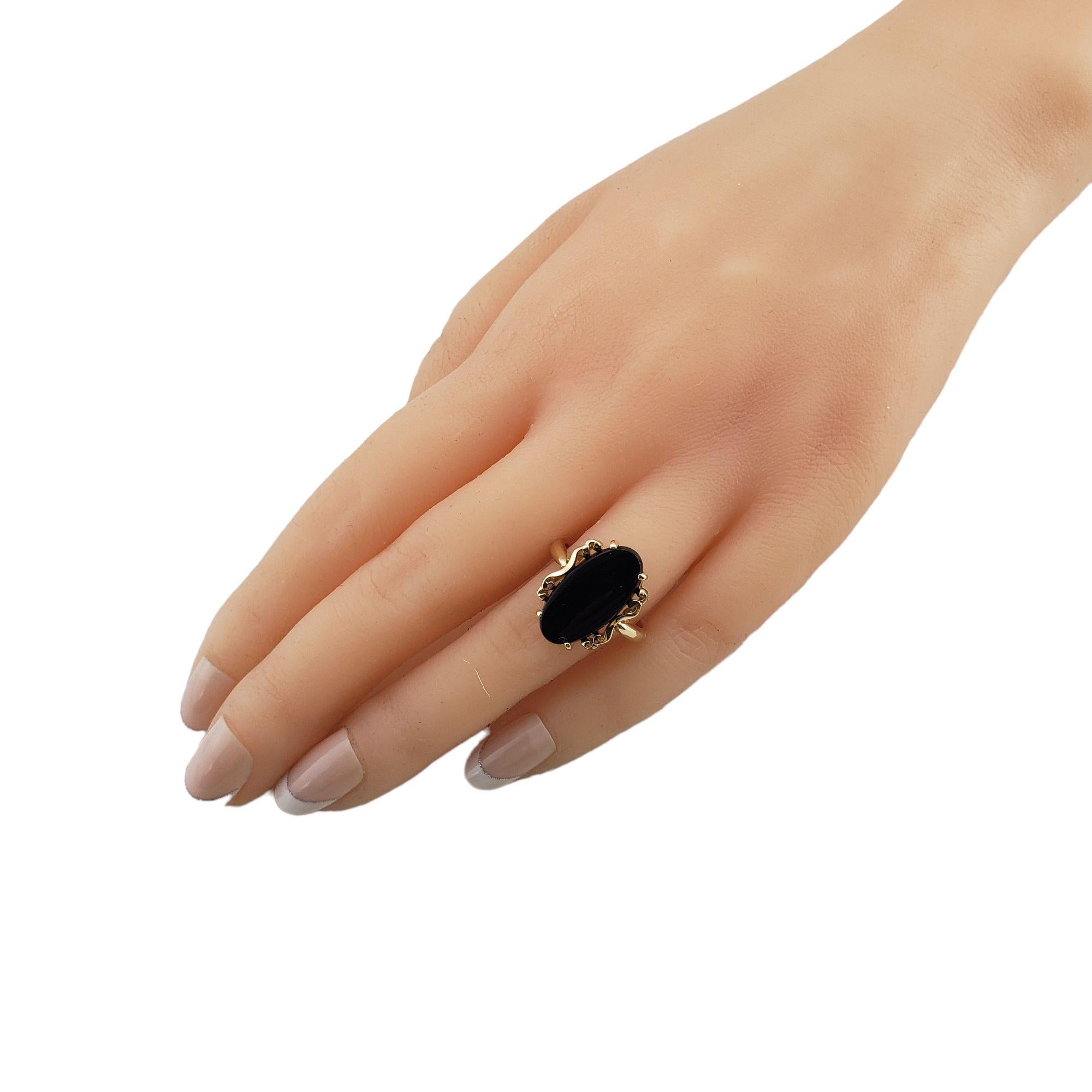14 Karat Yellow Gold and Onyx Ring 3