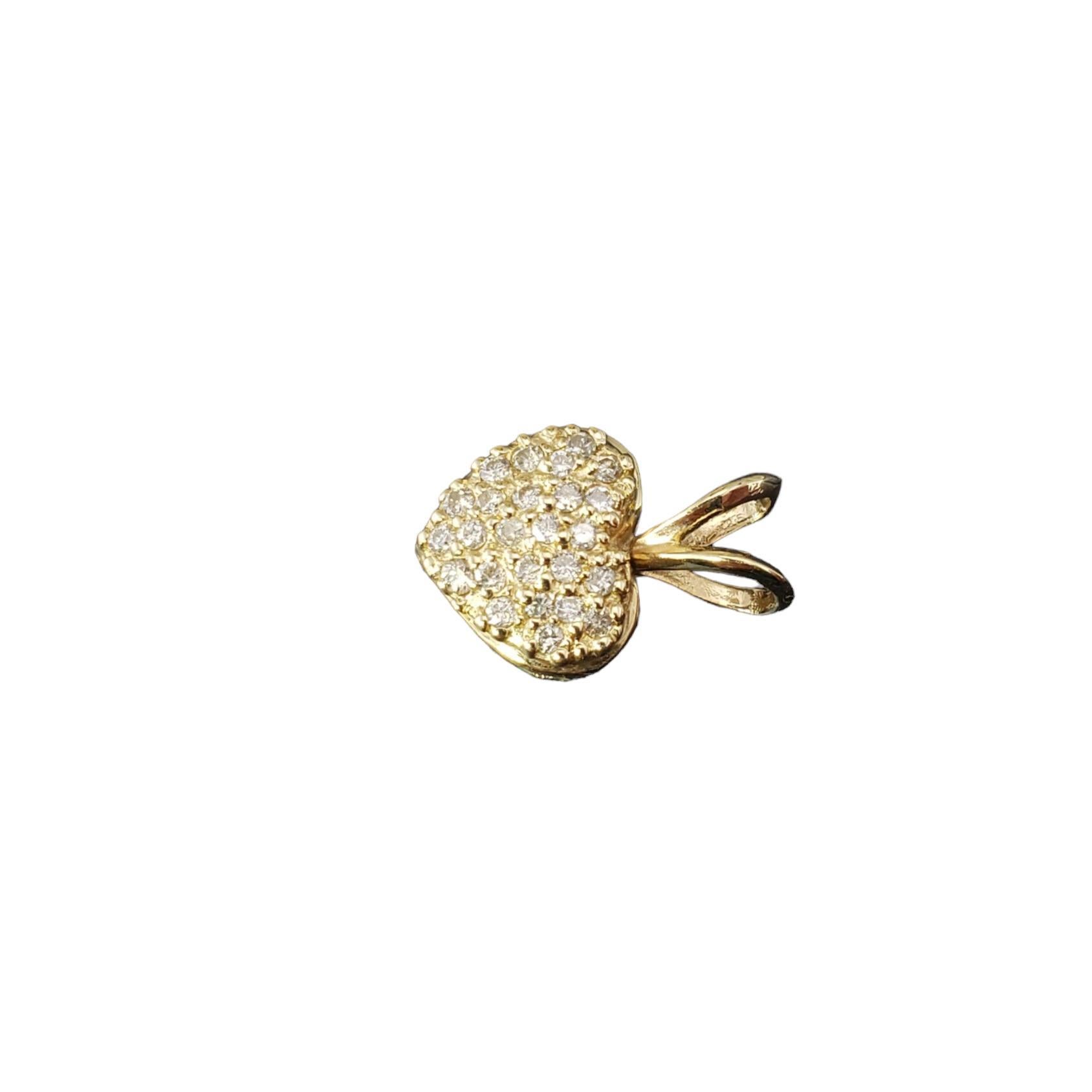 Colgante corazón de oro amarillo de 14 quilates y diamantes pavé #17985 Corte brillante