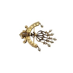 14 Karat Yellow Gold and Pearl Brooch / Pin