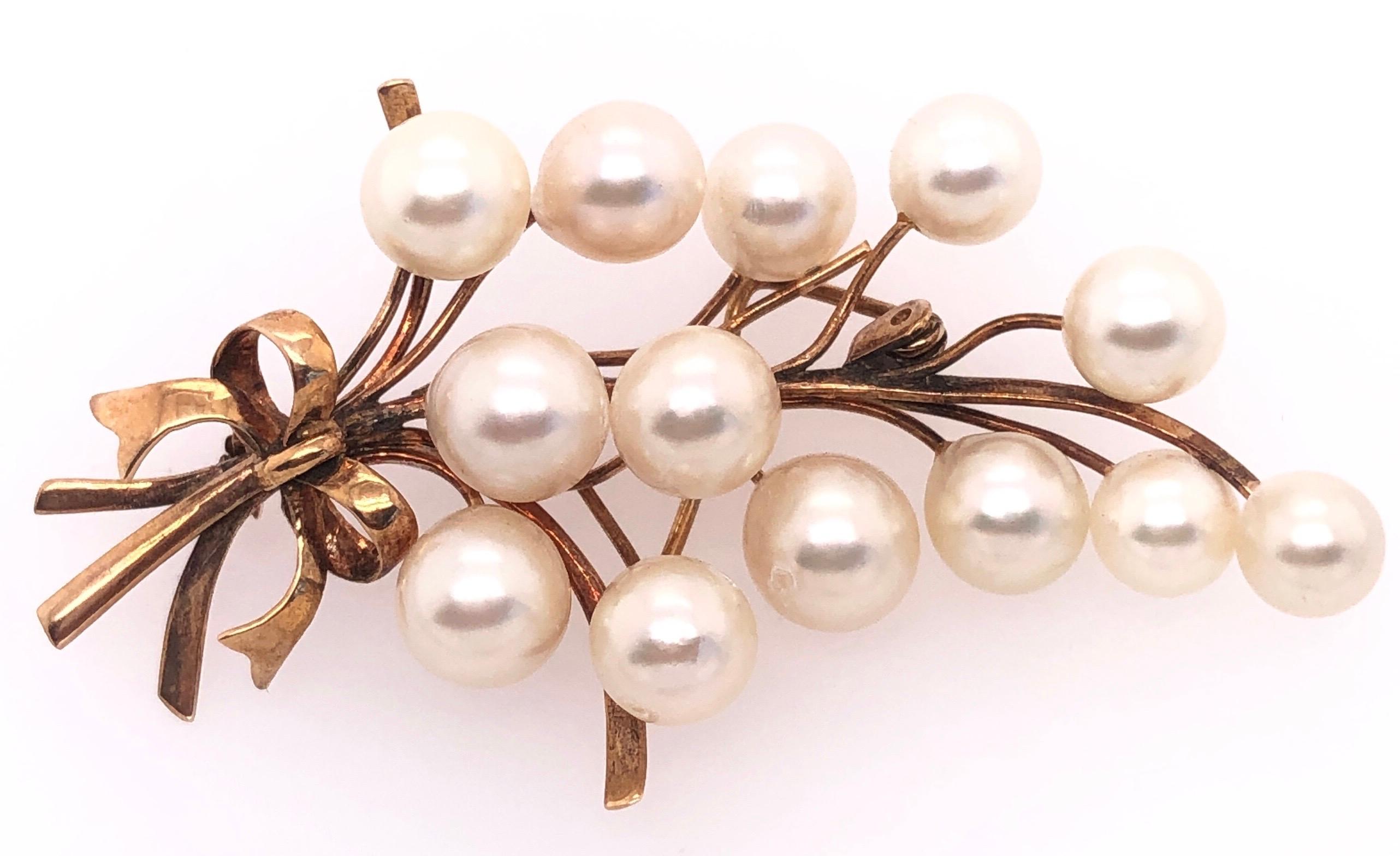 Contemporary 14 Karat Yellow Gold and Pearl Brooch / Pin Japan Stamped