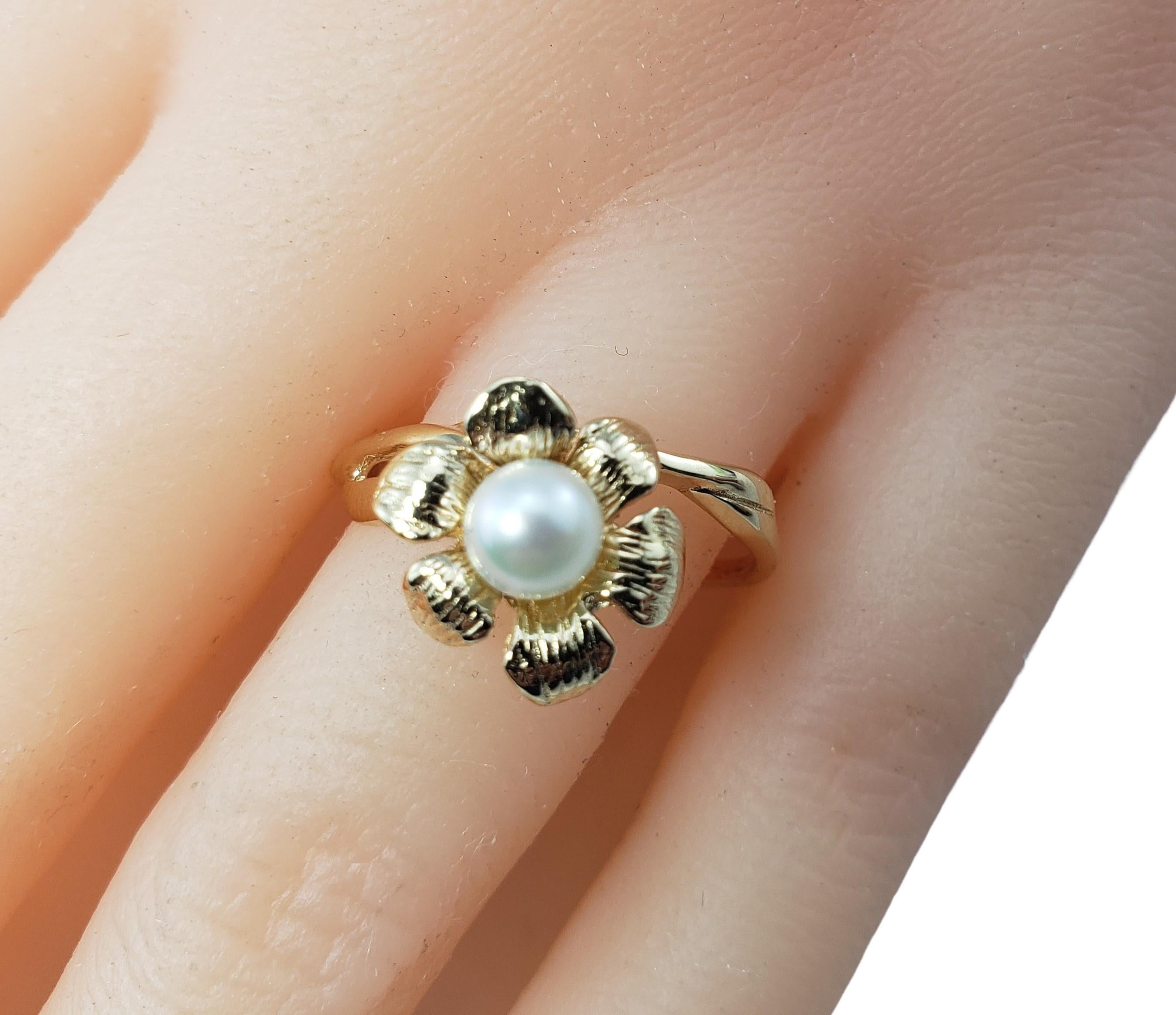 14 Karat Yellow Gold and Pearl Flower Ring 3