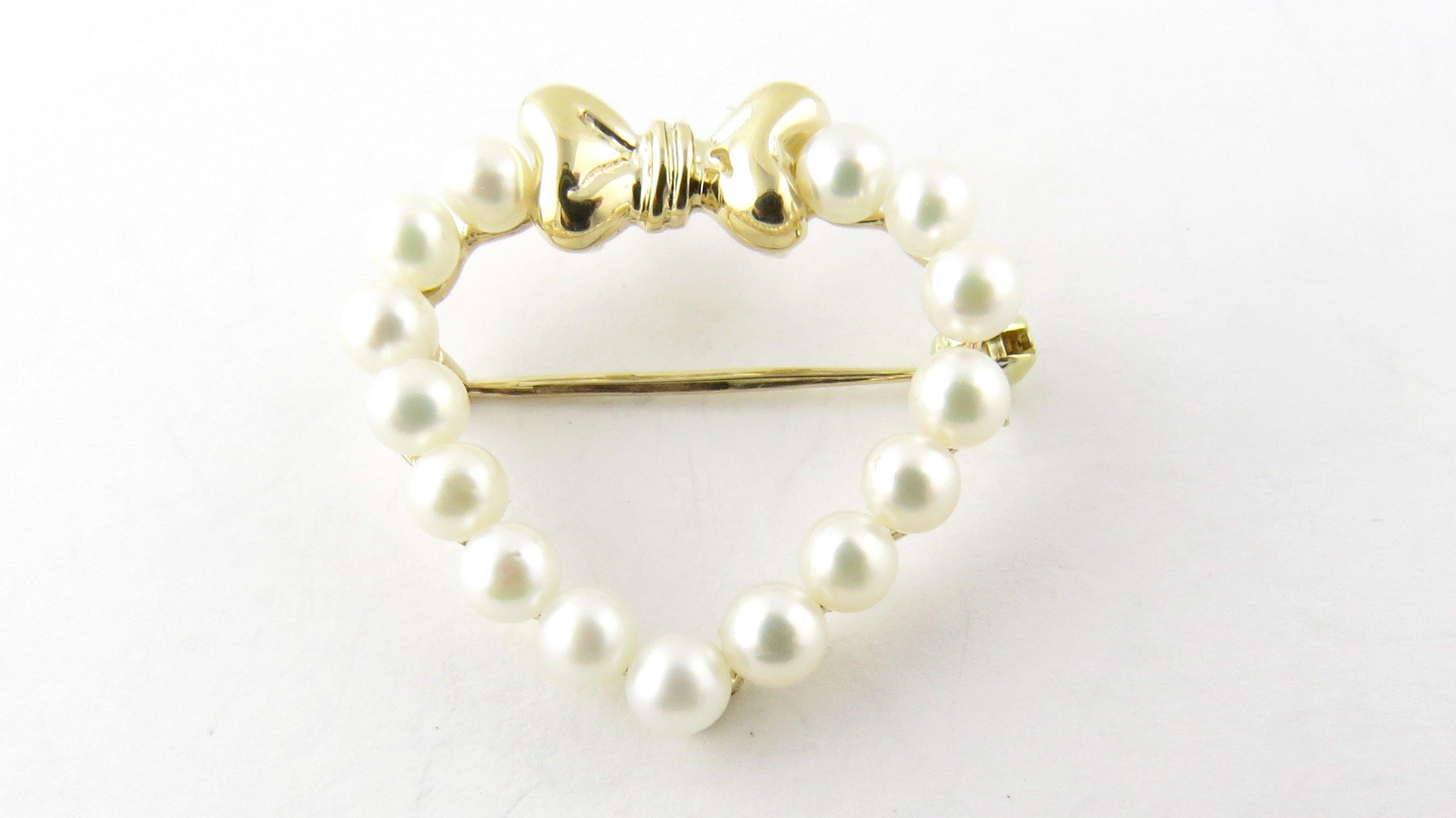 Round Cut 14 Karat Yellow Gold and Pearl Heart Brooch or Pin