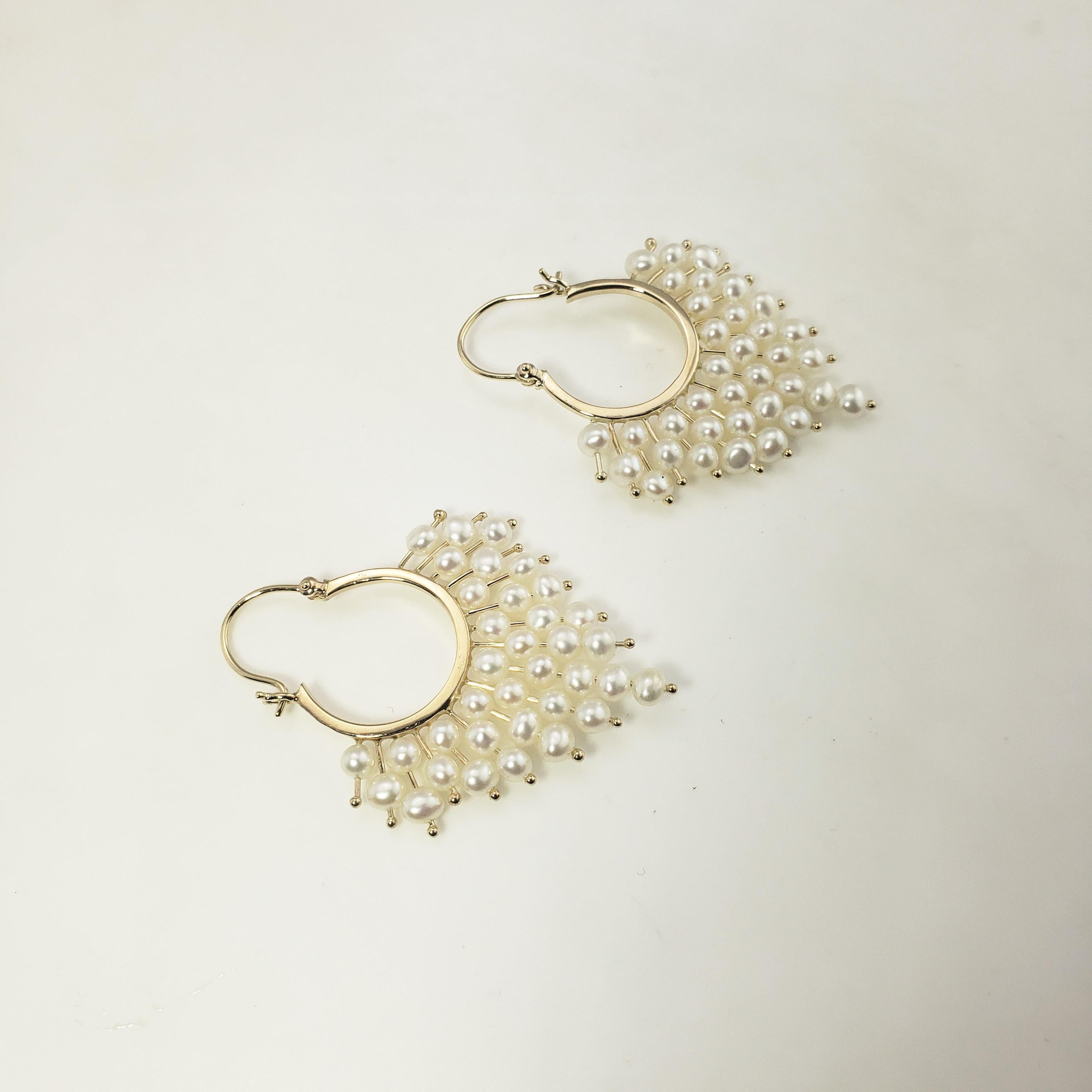 14 Karat Yellow Gold and Pearl Hoop Earrings In Good Condition For Sale In Washington Depot, CT