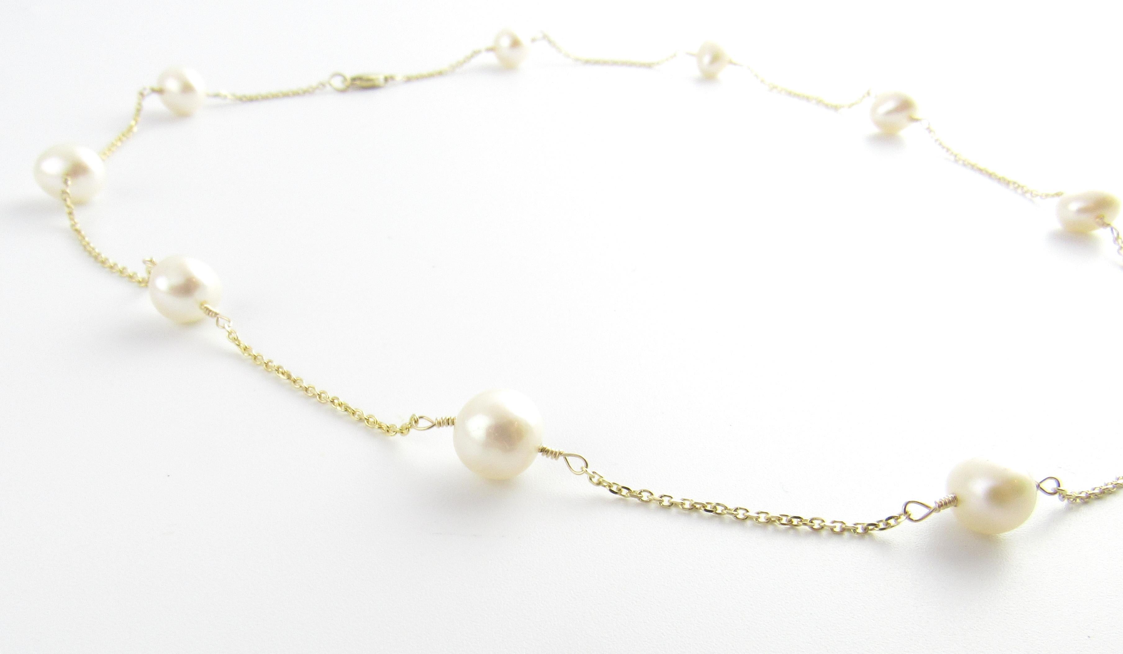 14 Karat Yellow Gold and Pearl Necklace In Good Condition For Sale In Washington Depot, CT