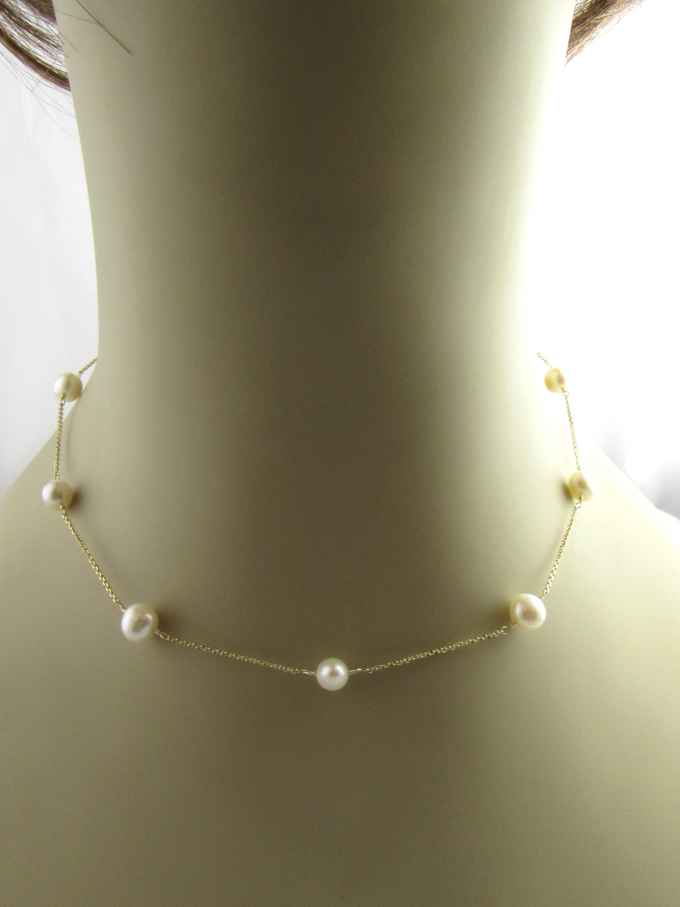 14 Karat Yellow Gold and Pearl Necklace For Sale 3