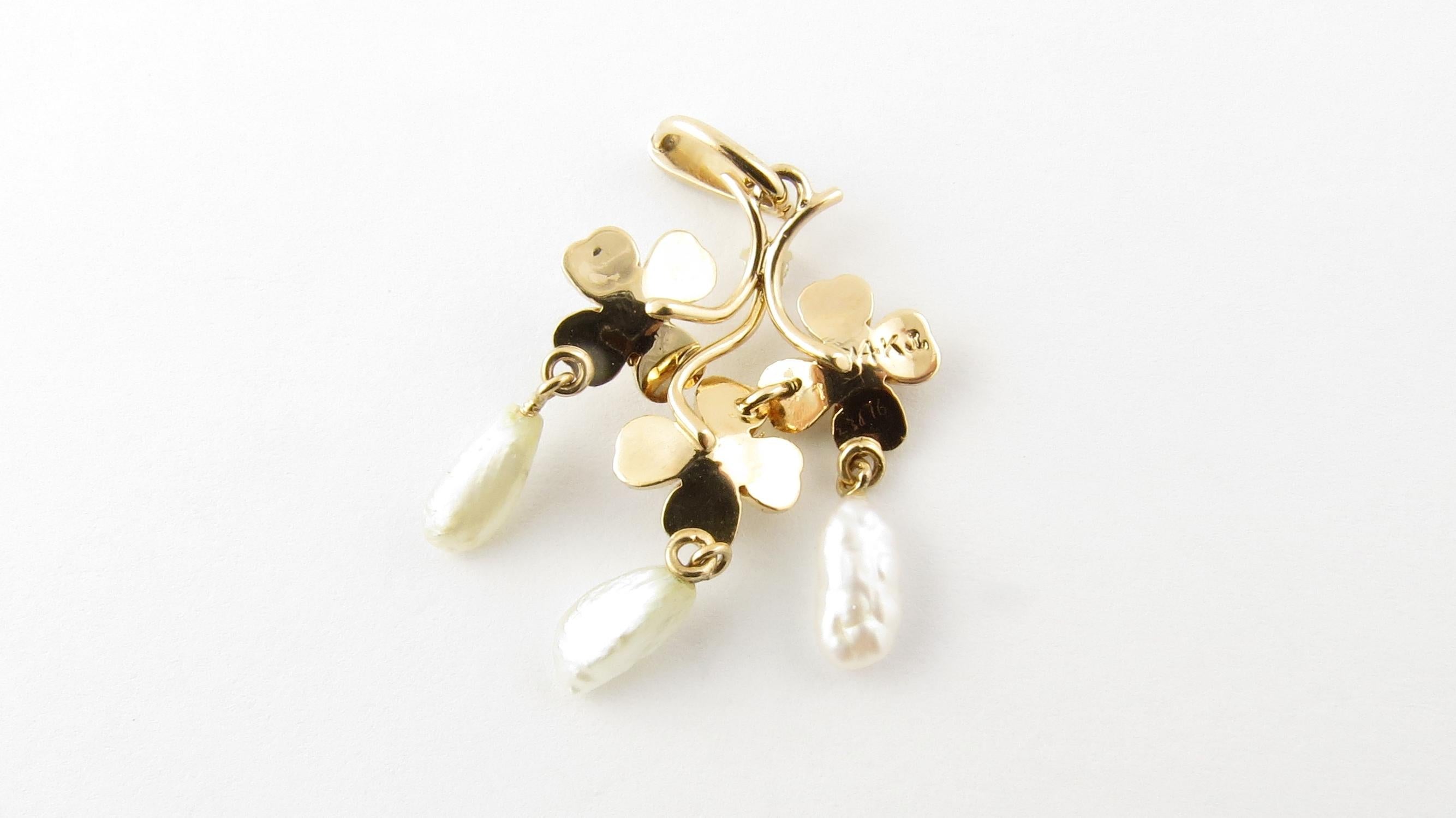 14 Karat Yellow Gold Diamond and Pearl Pendant In Good Condition In Washington Depot, CT