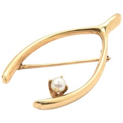 14 Karat Yellow Gold and Pearl Wishbone Brooch Pin 5.56 Grams