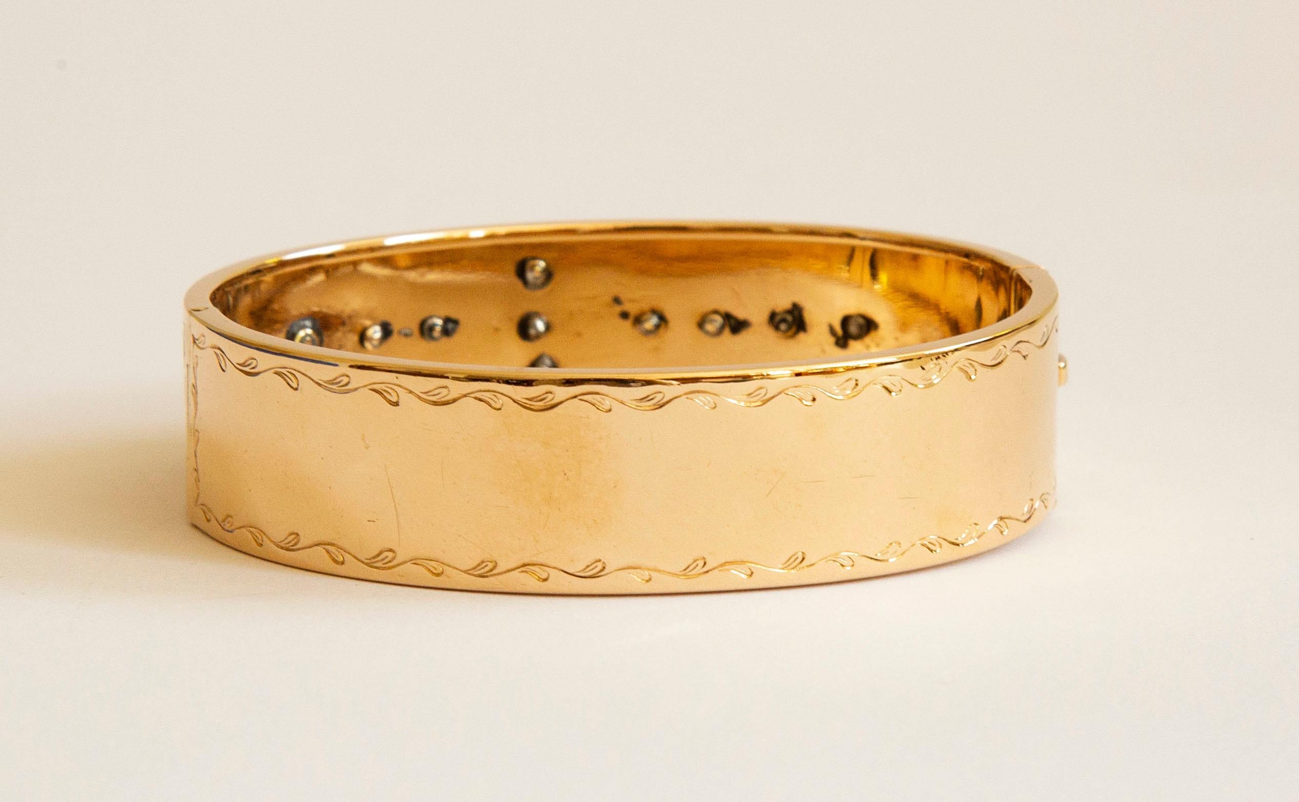 14 Karat Yellow Gold and Rose Cut Diamonds Bangle Bracelet  In Good Condition For Sale In Arnhem, NL