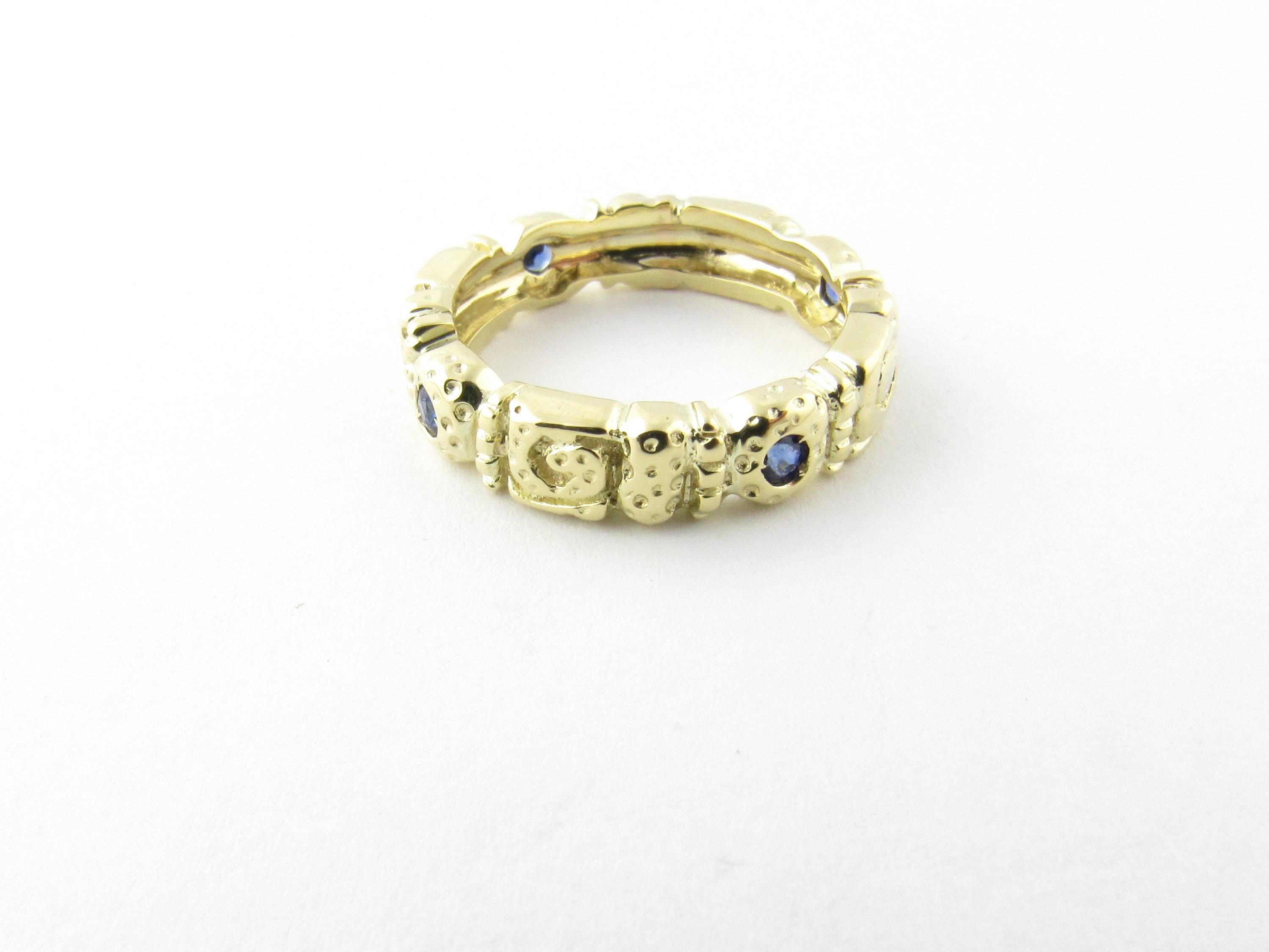 14 Karat Yellow Gold and Tanzanite Ring In Good Condition For Sale In Washington Depot, CT