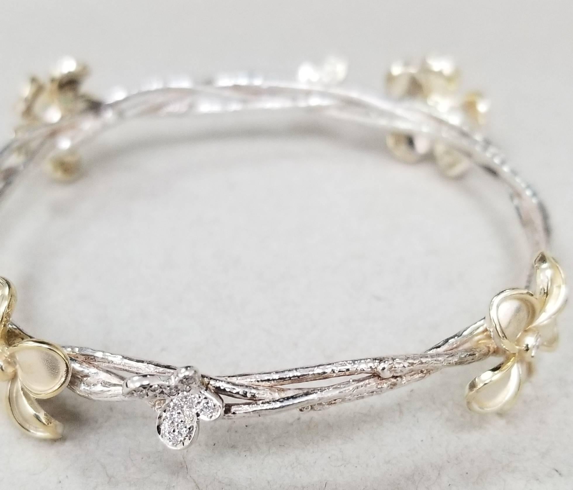 14 Karat Yellow Gold and Silver Diamond Bangle In New Condition For Sale In Los Angeles, CA
