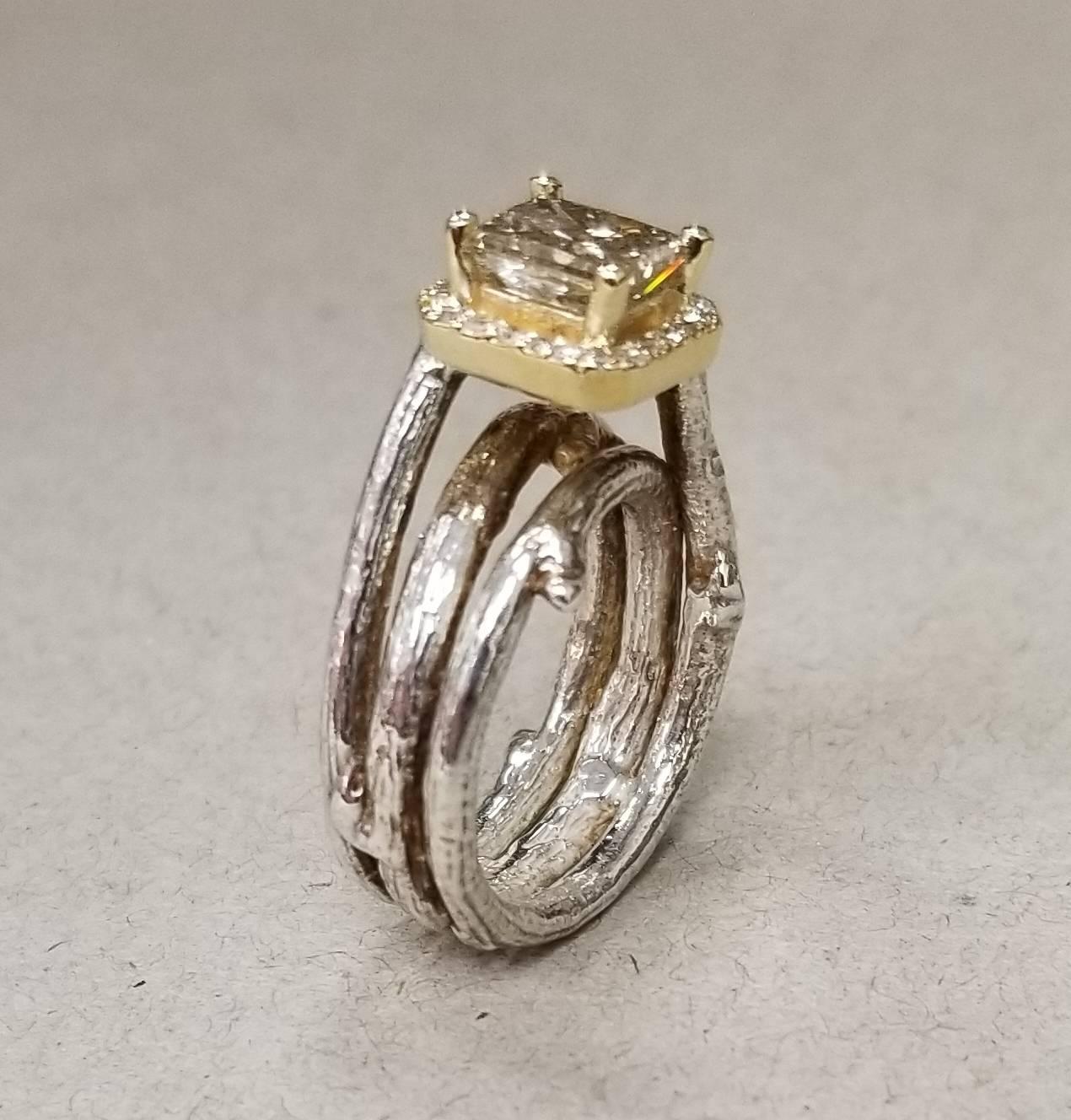 14 Karat Yellow Gold and Silver Diamond Ring In New Condition In Los Angeles, CA