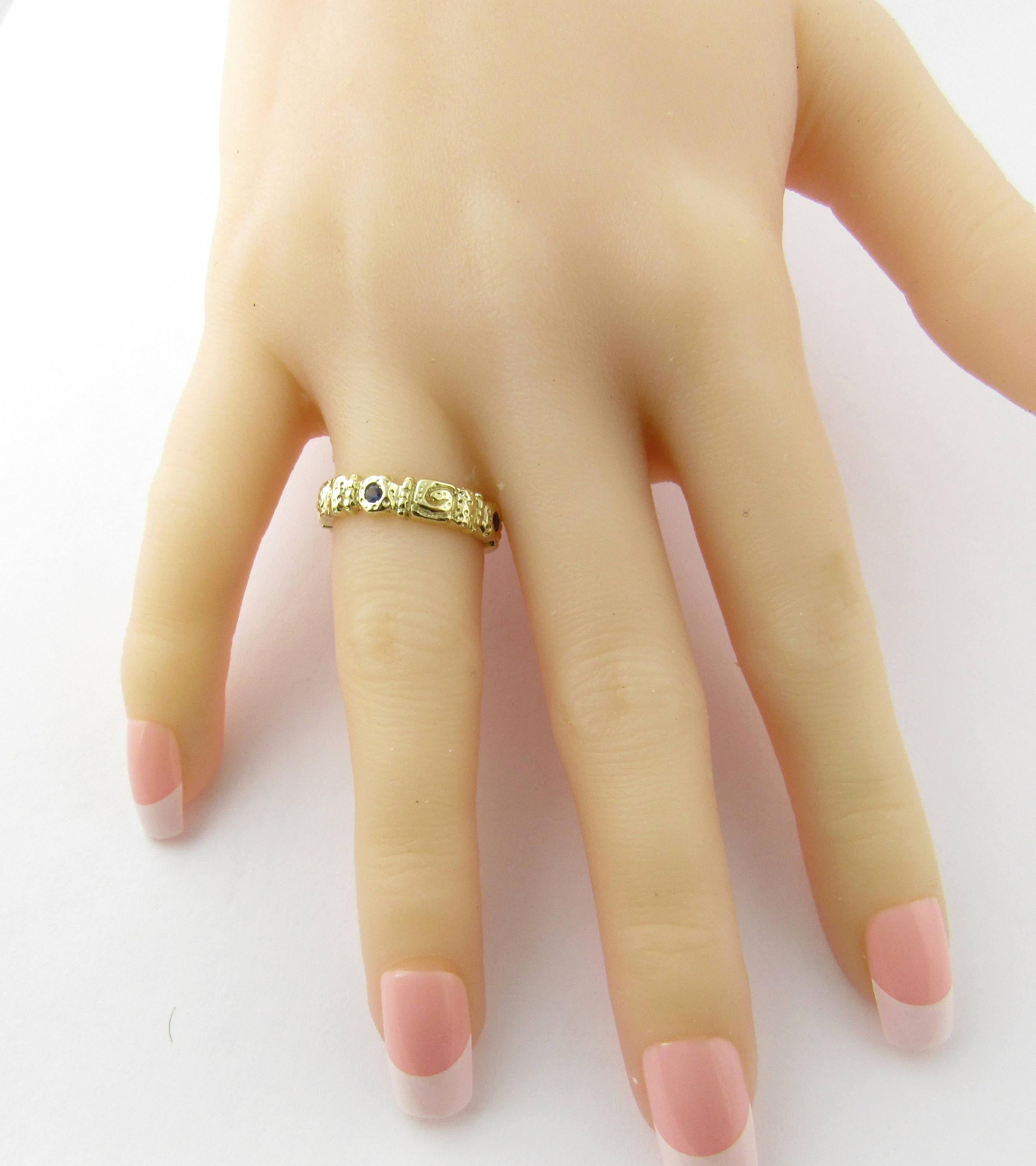 14 Karat Yellow Gold and Tanzanite Ring (Cabochon) im Angebot