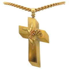 14 Karat Yellow Gold Antique Cross Pendant and Chain