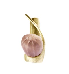 Fourteen Karat Yellow Gold Mediterranean Fig Pendant Necklace With Pink Onyx