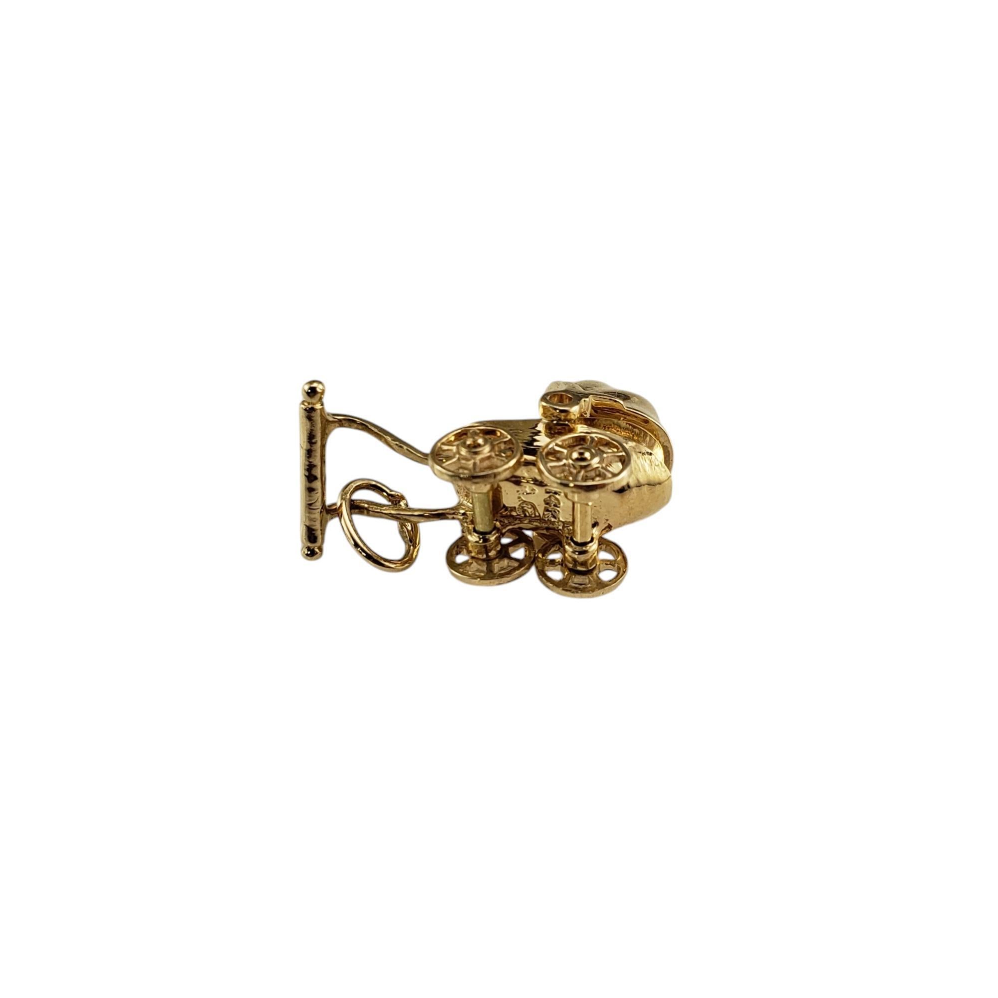 14 Karat Yellow Gold Articulated Baby Carriage Charm #19542 In Good Condition In Washington Depot, CT