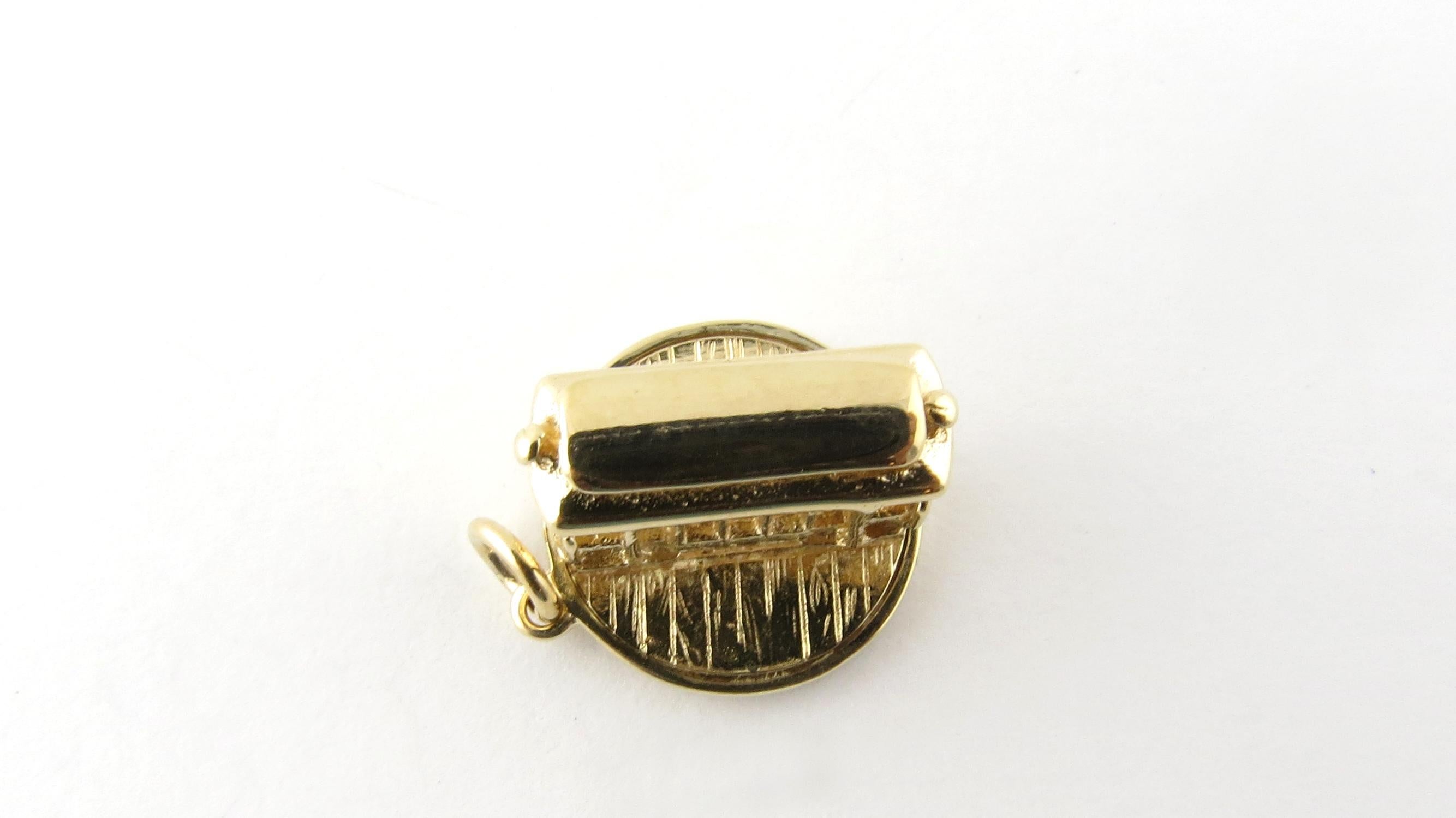 14 Karat Yellow Gold Articulated Cable Car Charm In Good Condition For Sale In Washington Depot, CT