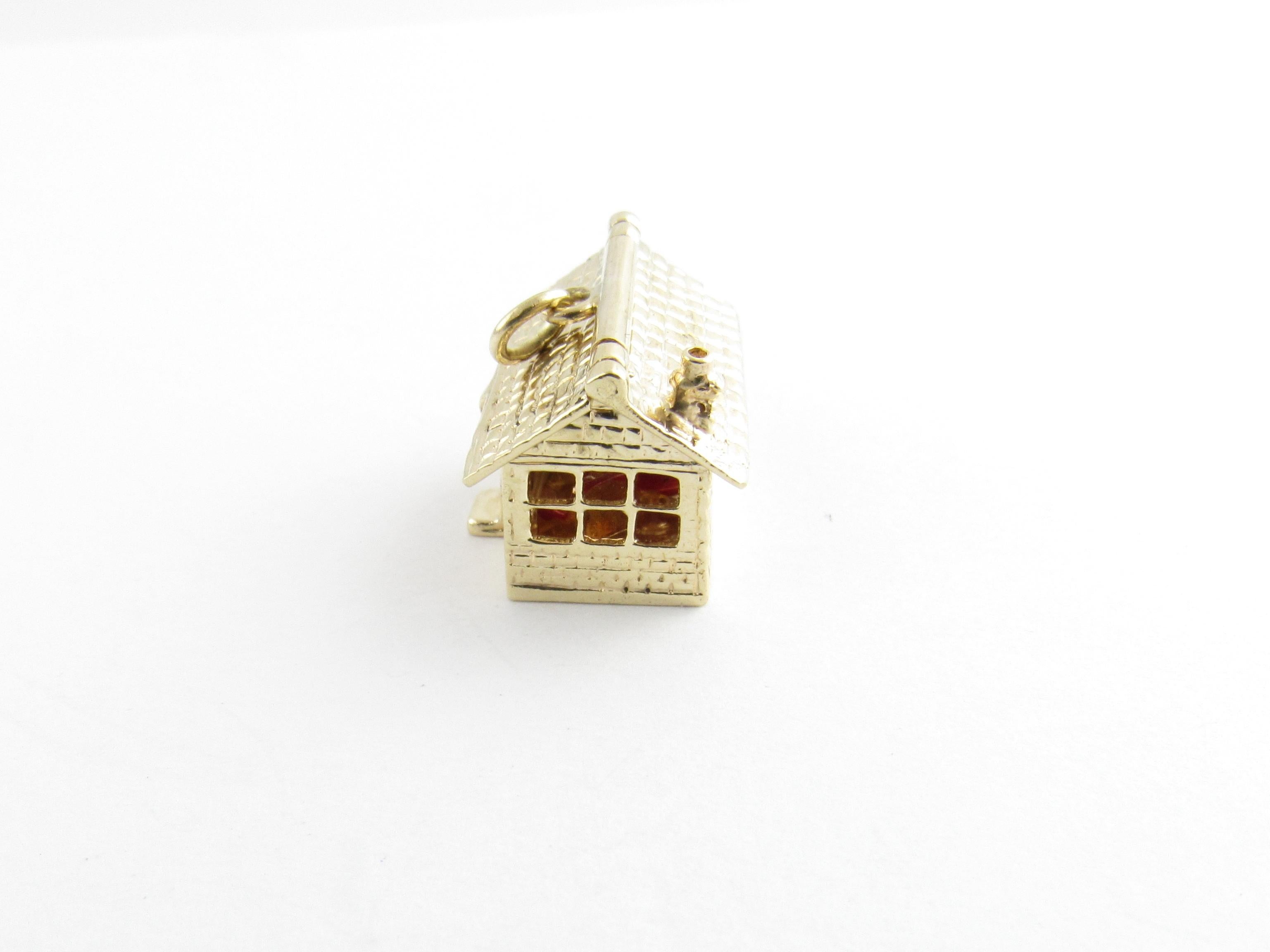 14 Karat Yellow Gold Articulated House Charm In Good Condition In Washington Depot, CT