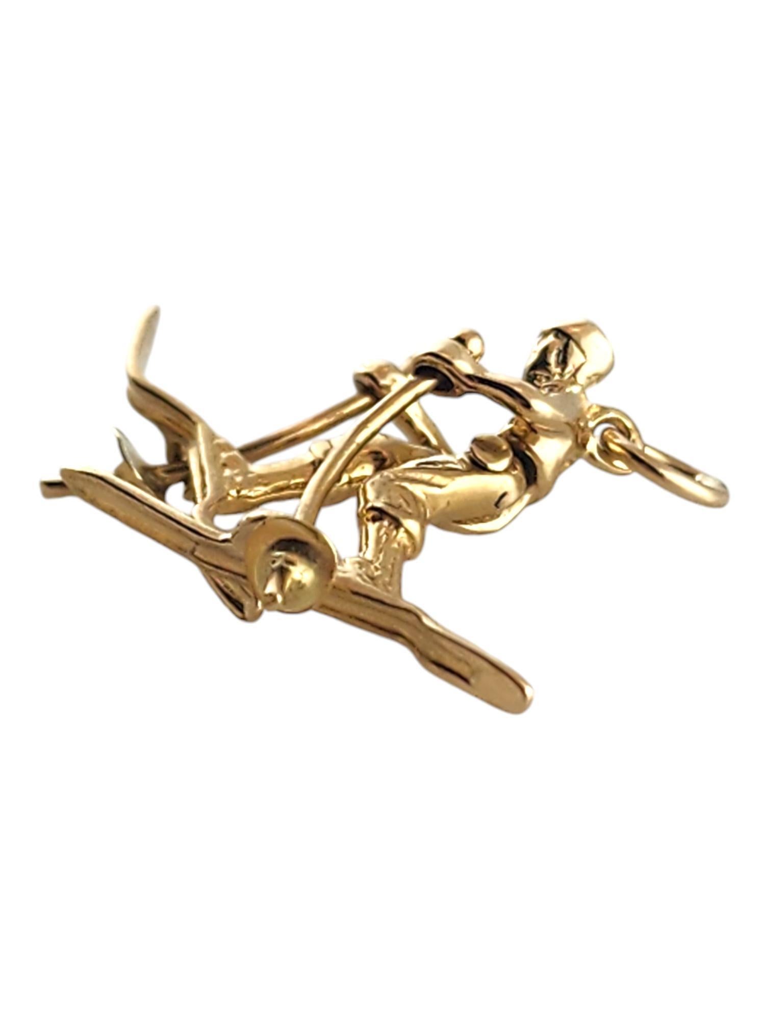 14 Karat Yellow Gold Articulated Skier Charm #19320 In Good Condition In Washington Depot, CT