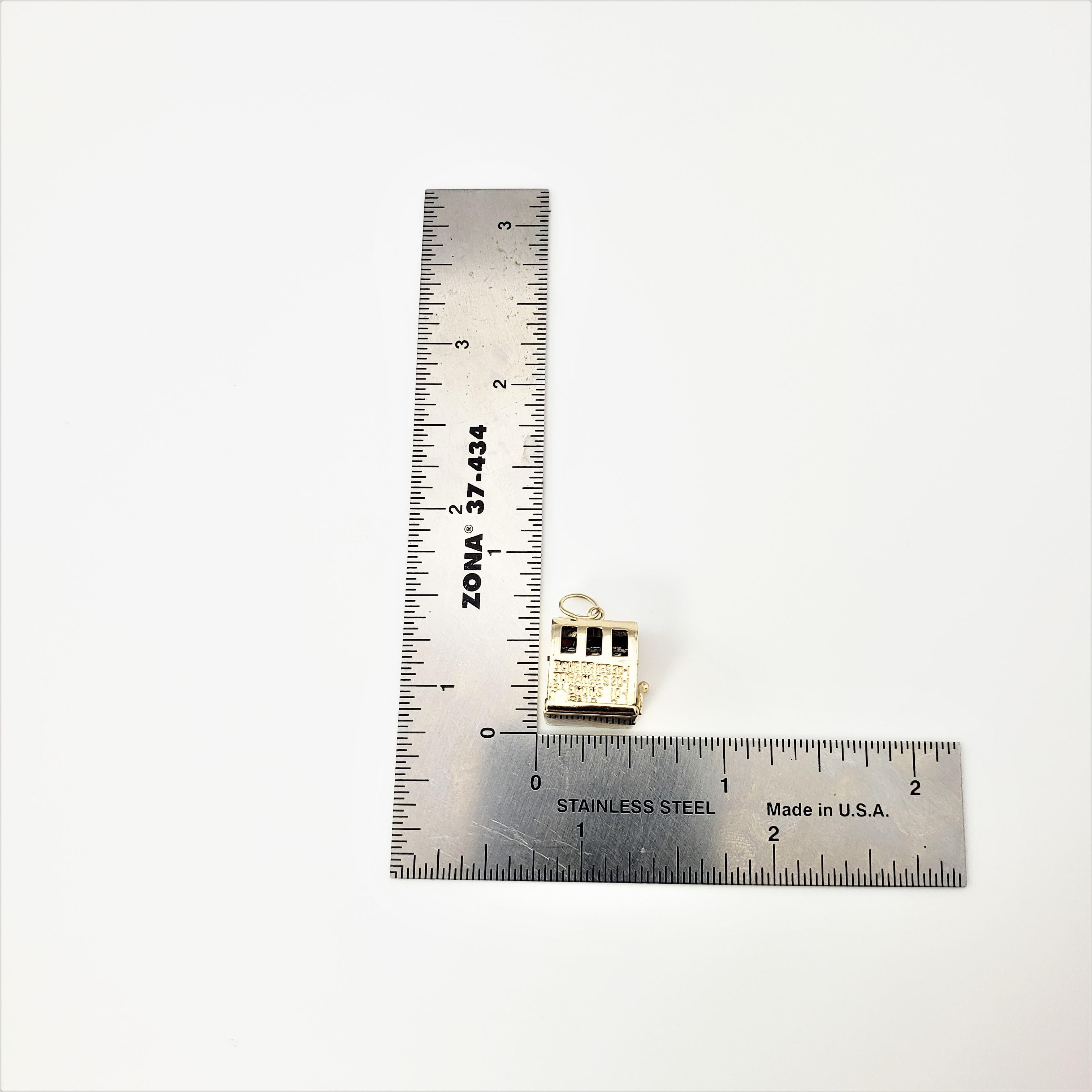 14 Karat Yellow Gold Articulated Slot Machine Charm For Sale 1