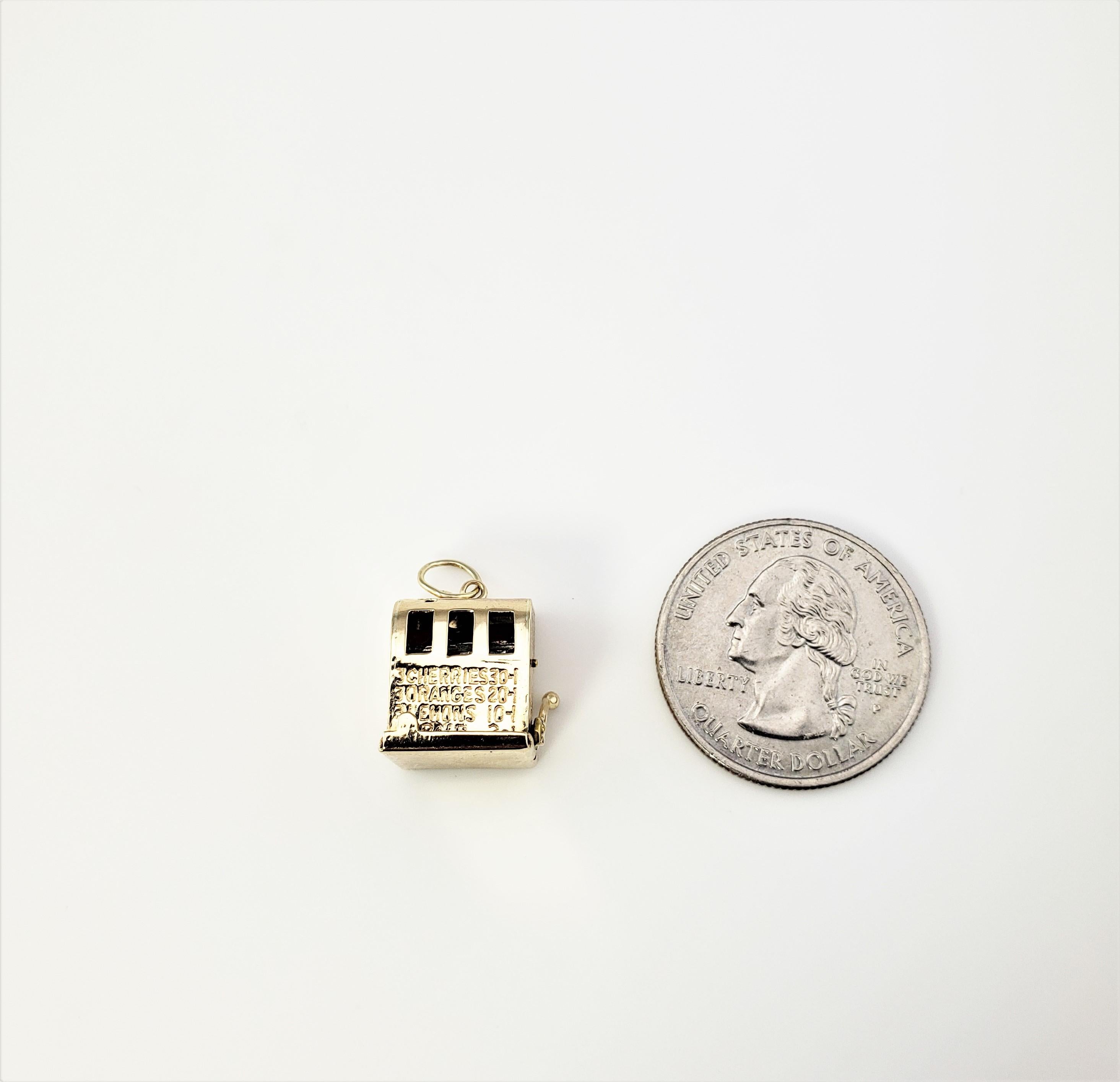 14 Karat Yellow Gold Articulated Slot Machine Charm For Sale 2
