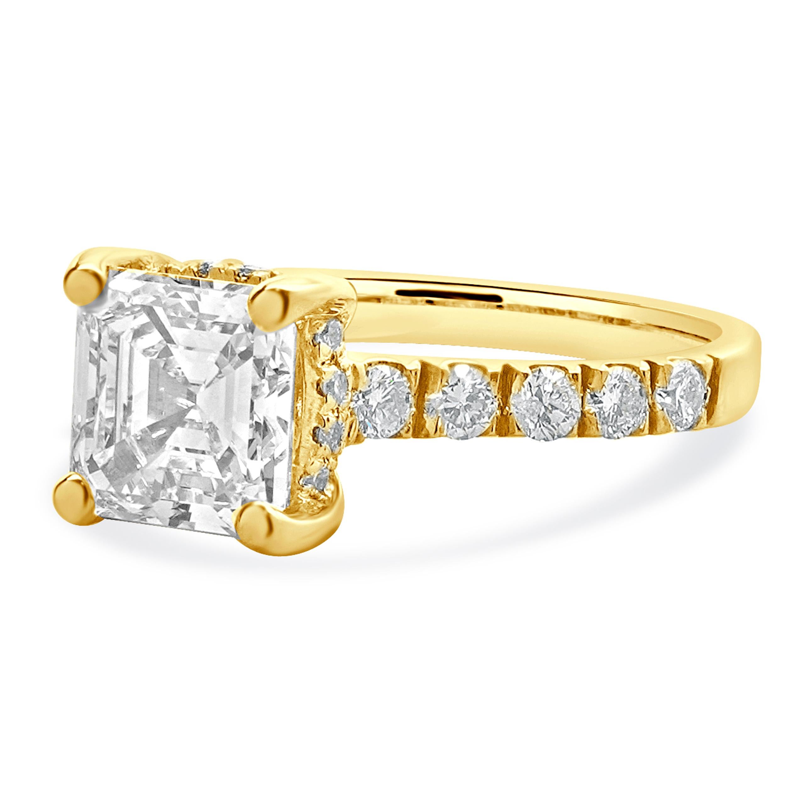 14 Karat Yellow Gold Asscher Cut Diamond Engagement Ring In Excellent Condition For Sale In Scottsdale, AZ