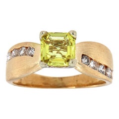 Bague Asscher en or jaune 14 carats avec saphir jaune et diamants au centre 1,15 carat